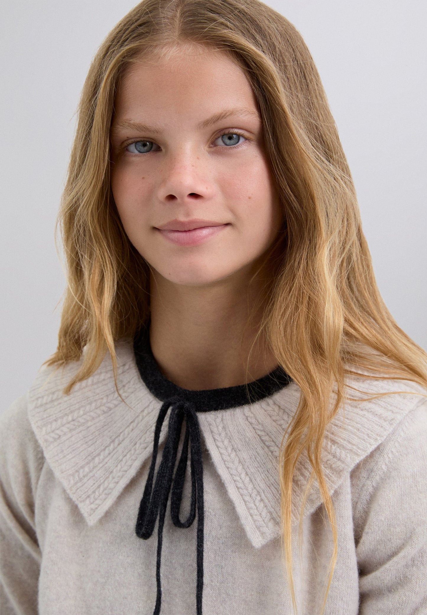 KNIT SWEATER