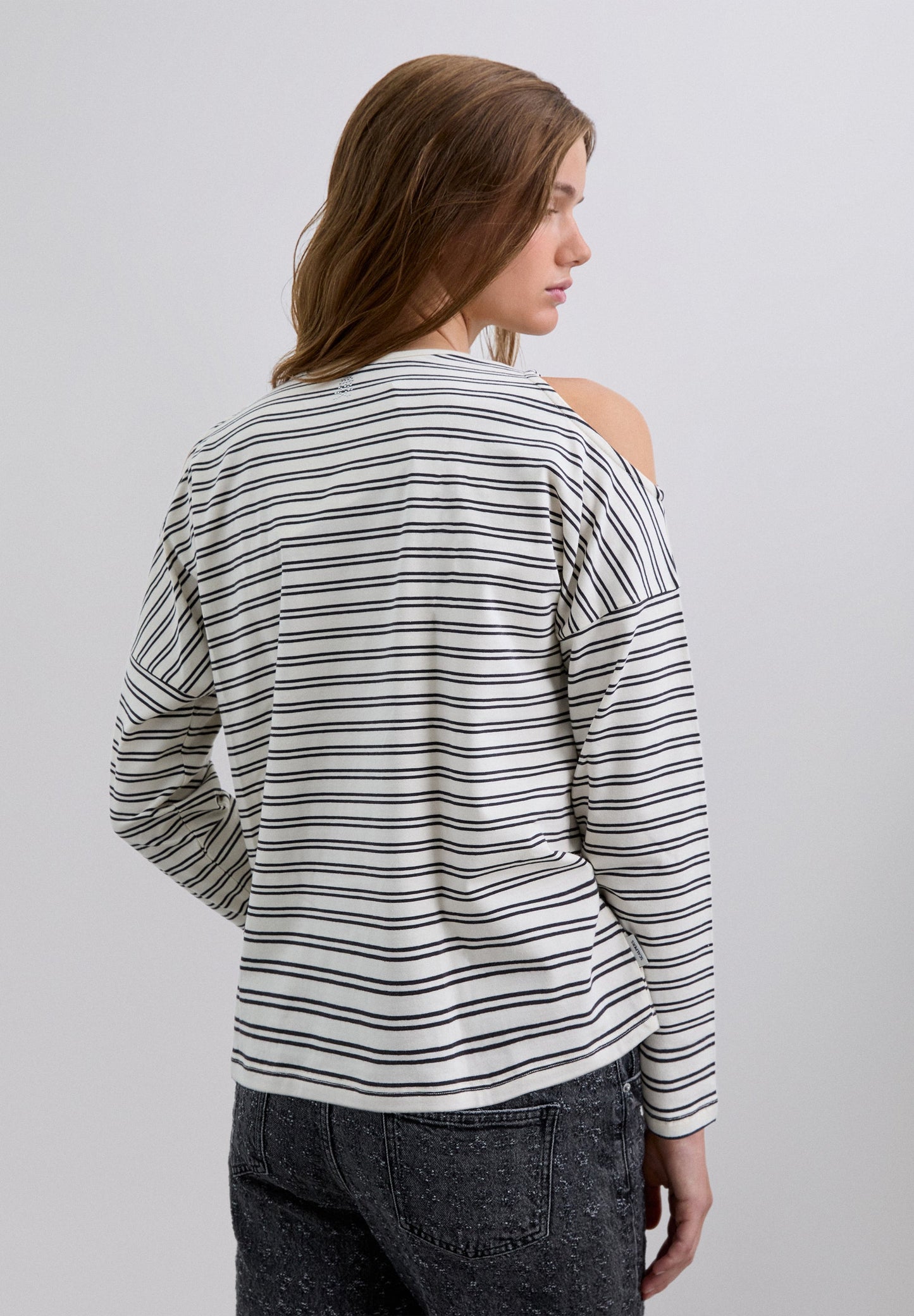 SKULL AND STRIPES T-SHIRT