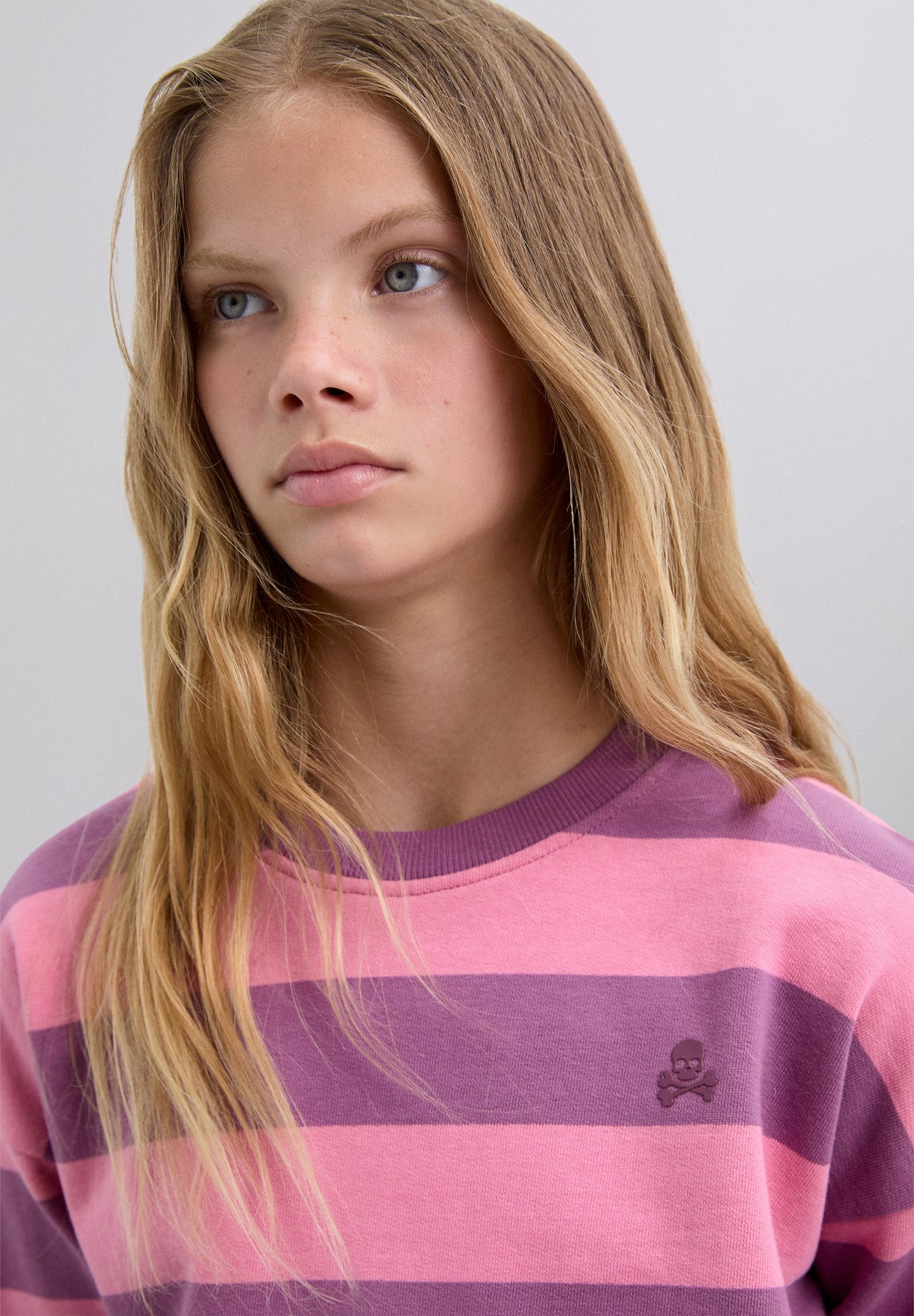 STRIPED SWEATSHIRT