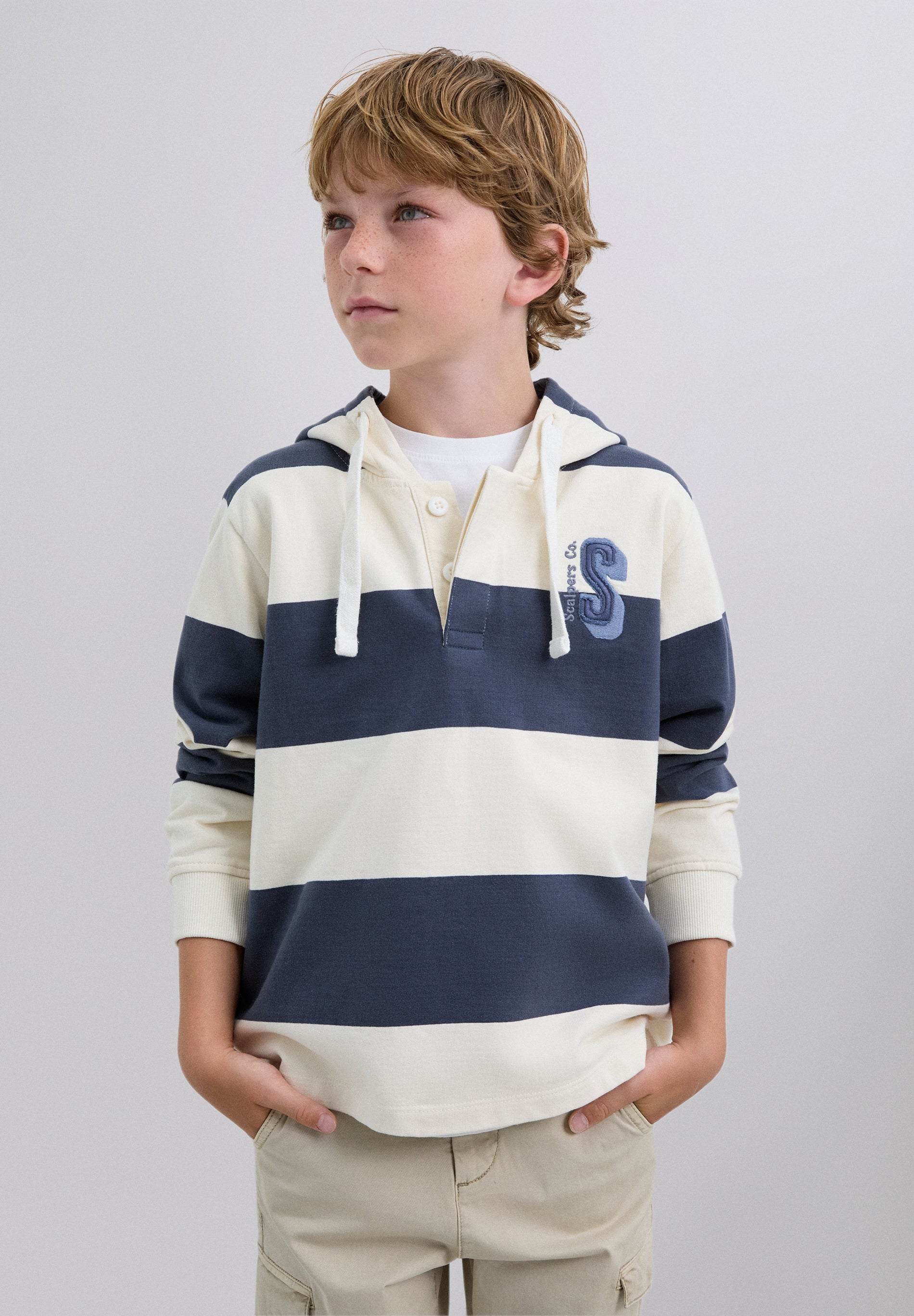 STRIPED HOODIE WITH SKULL