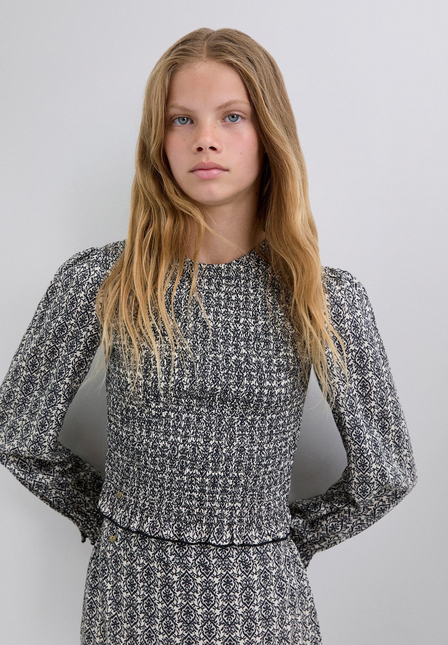 PRINT BLOUSE WITH RUFFLE