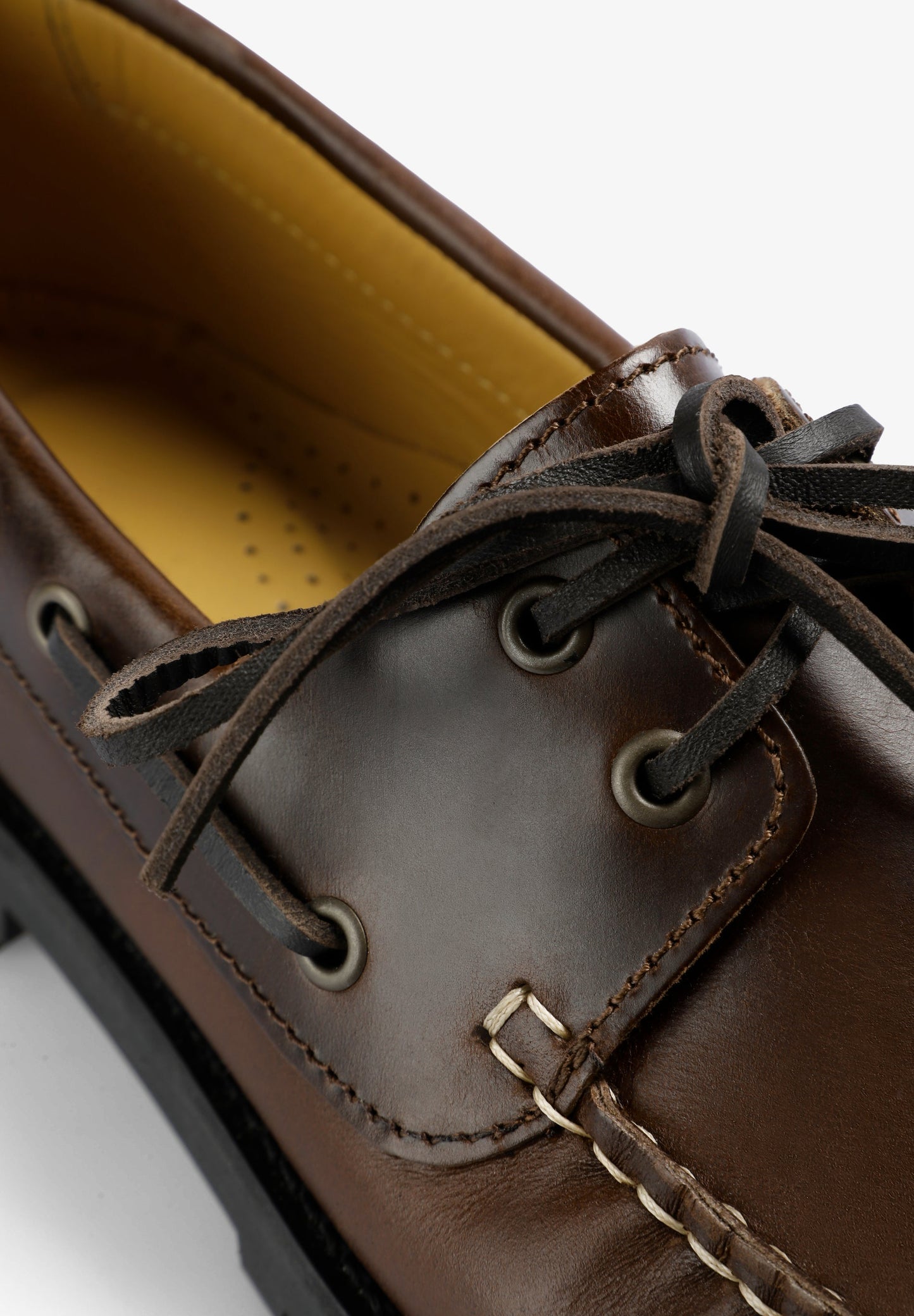 DECK SHOES WITH TRACK SOLE