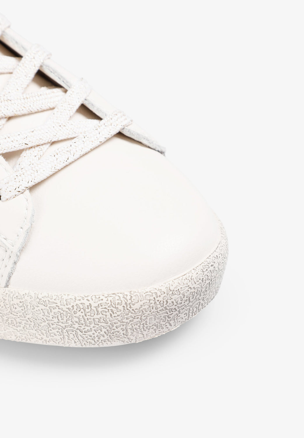 SNEAKERS TACHUELAS PIEL CALAVERA - Scalpers