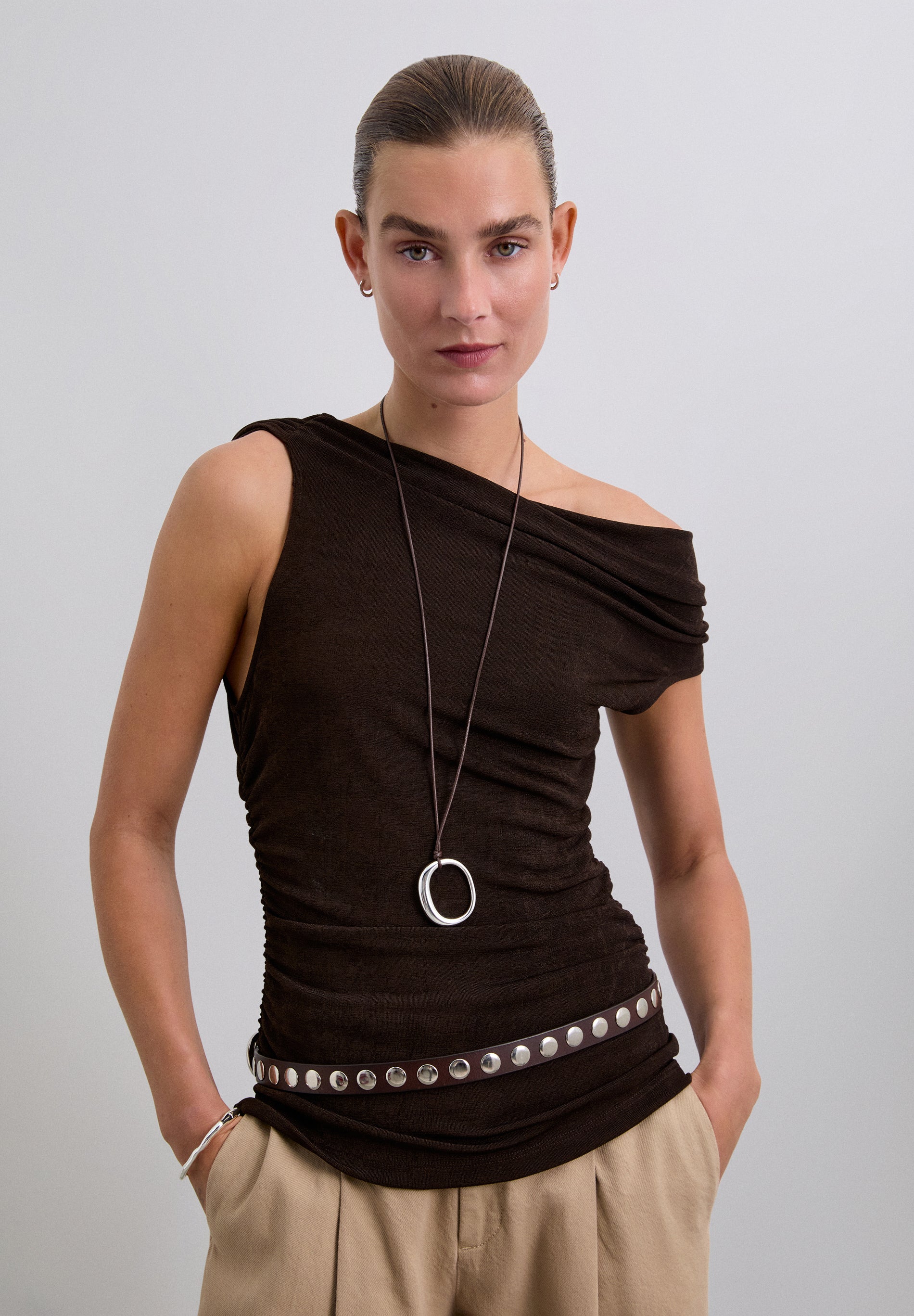 GATHERED ASYMMETRIC TOP