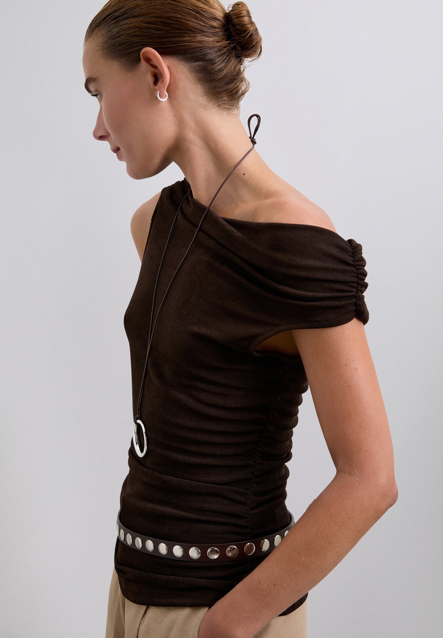 GATHERED ASYMMETRIC TOP