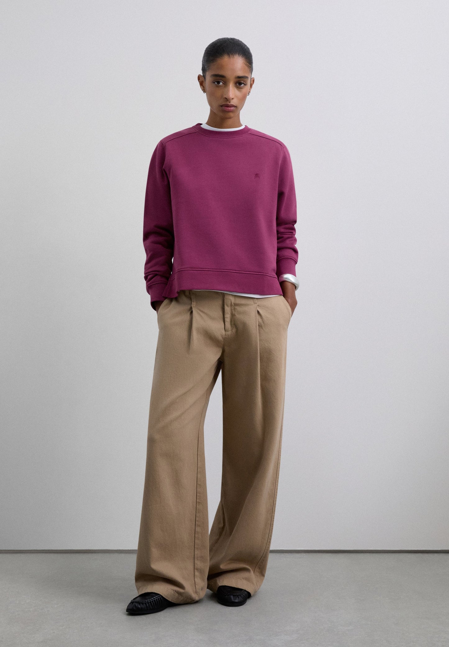 BASIC SKULL SWEATSHIRT