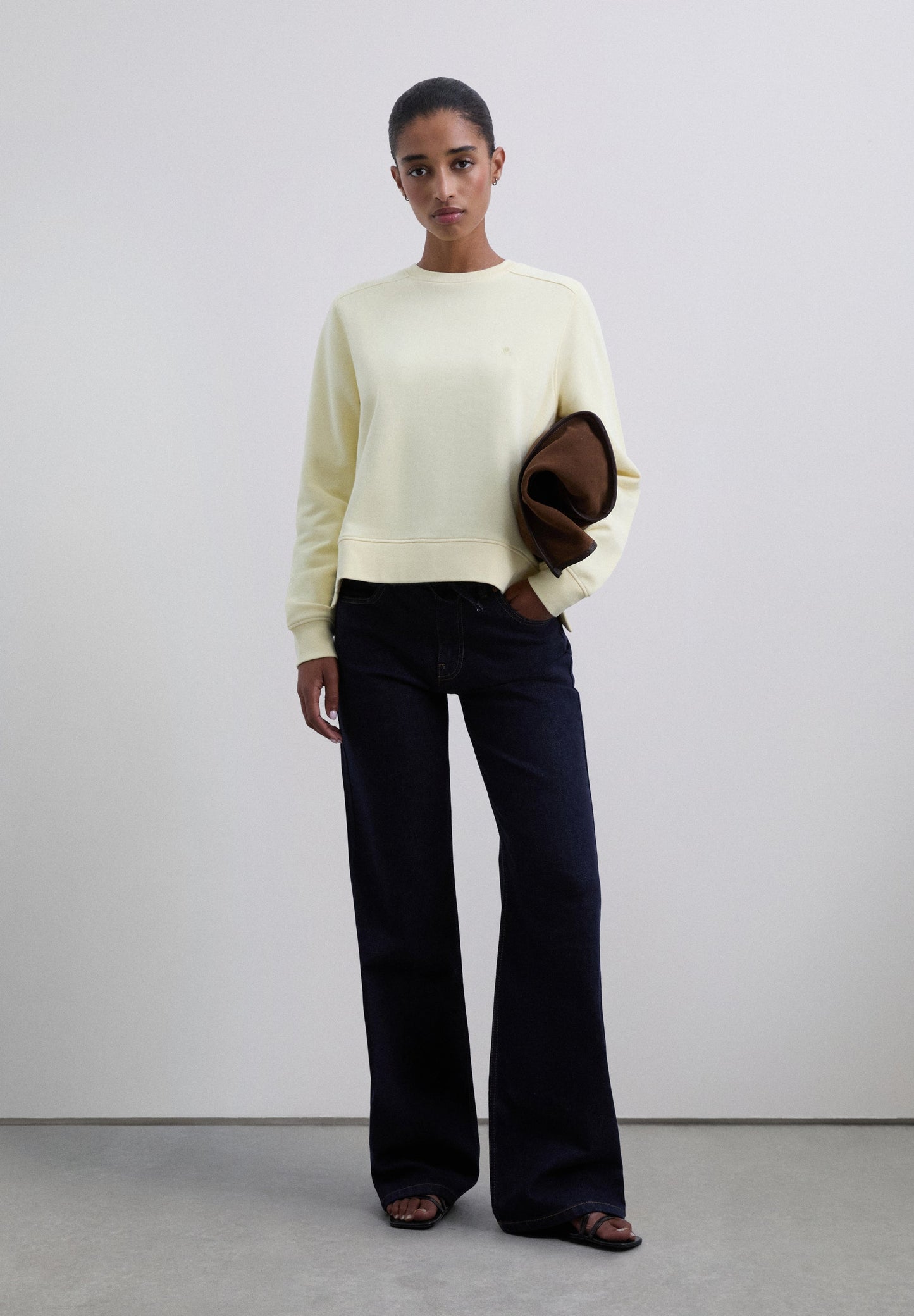 BASIC SKULL SWEATSHIRT