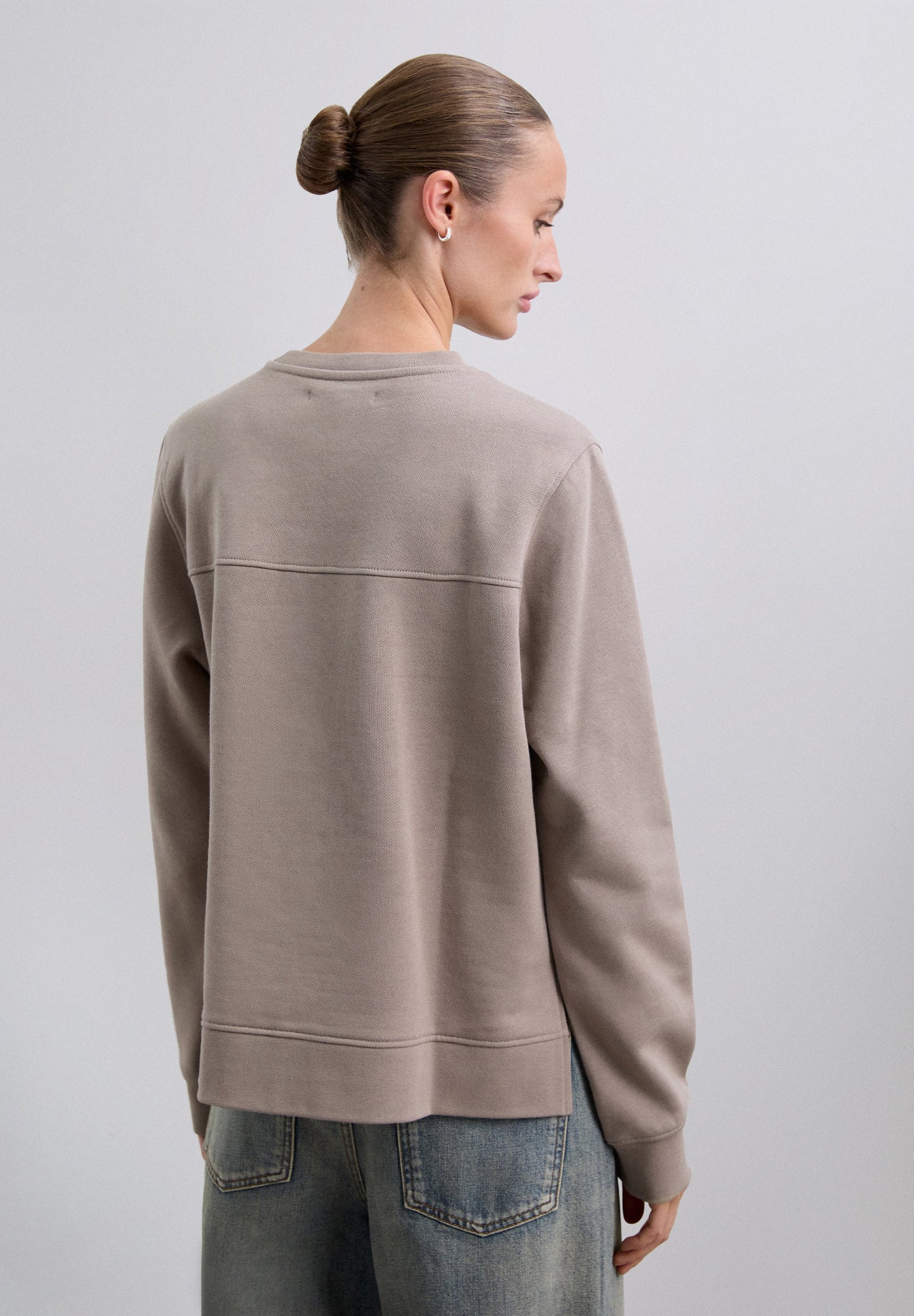 BASIC SKULL SWEATSHIRT