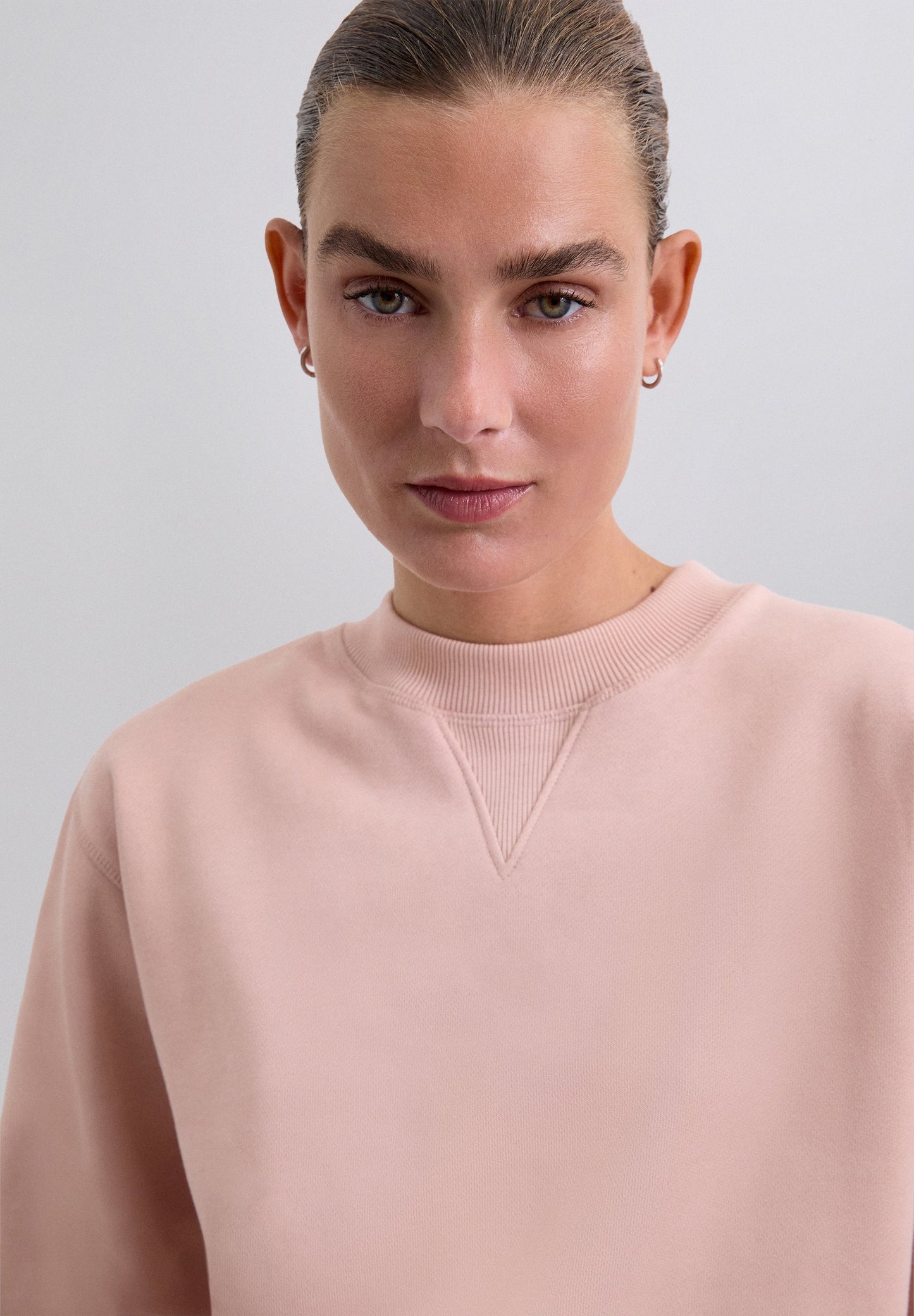 SWEATSHIRT WITH GLITTER SKULL ON THE BACK