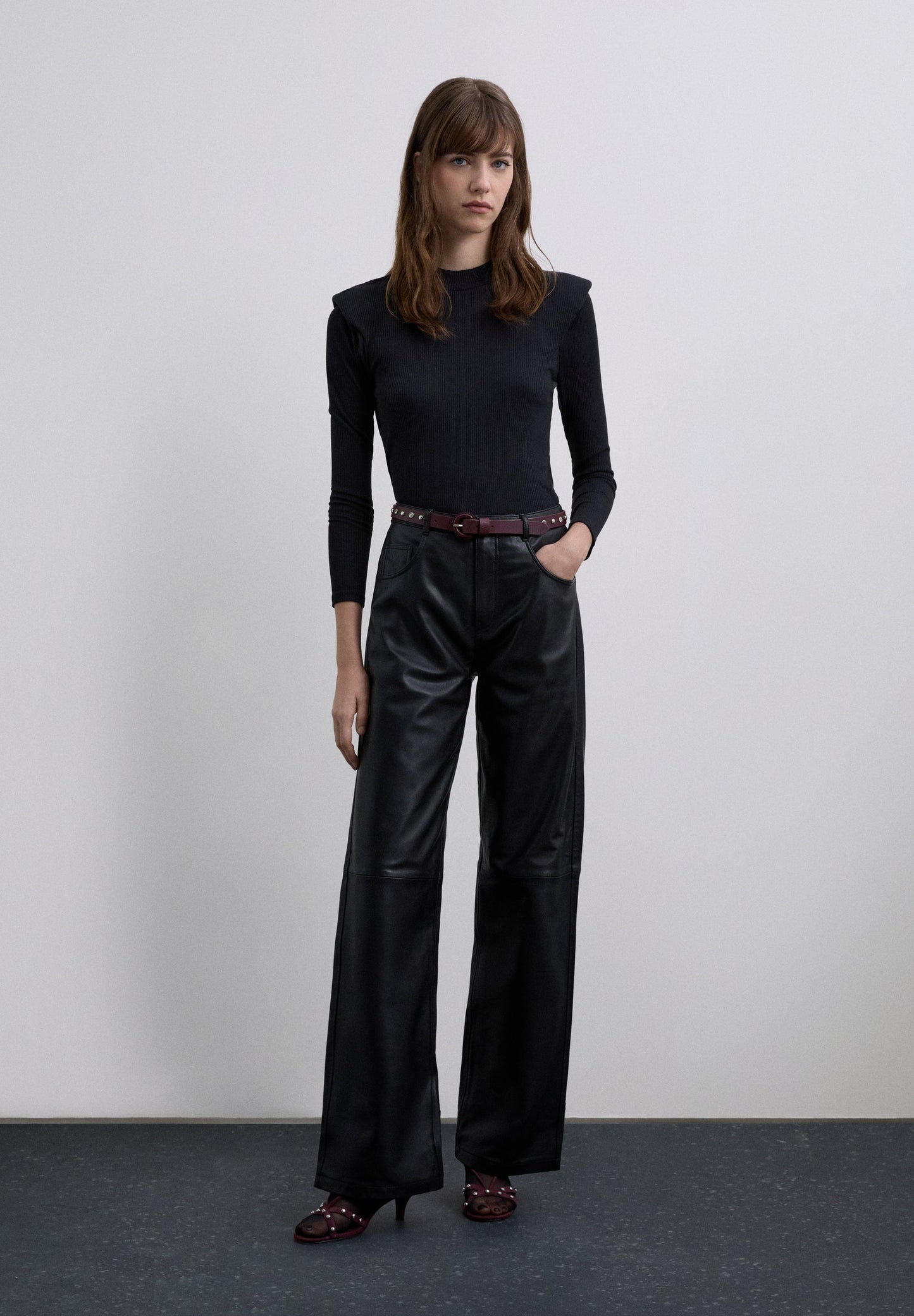 LONG SLEEVE TOP WITH SHOULDER PADS