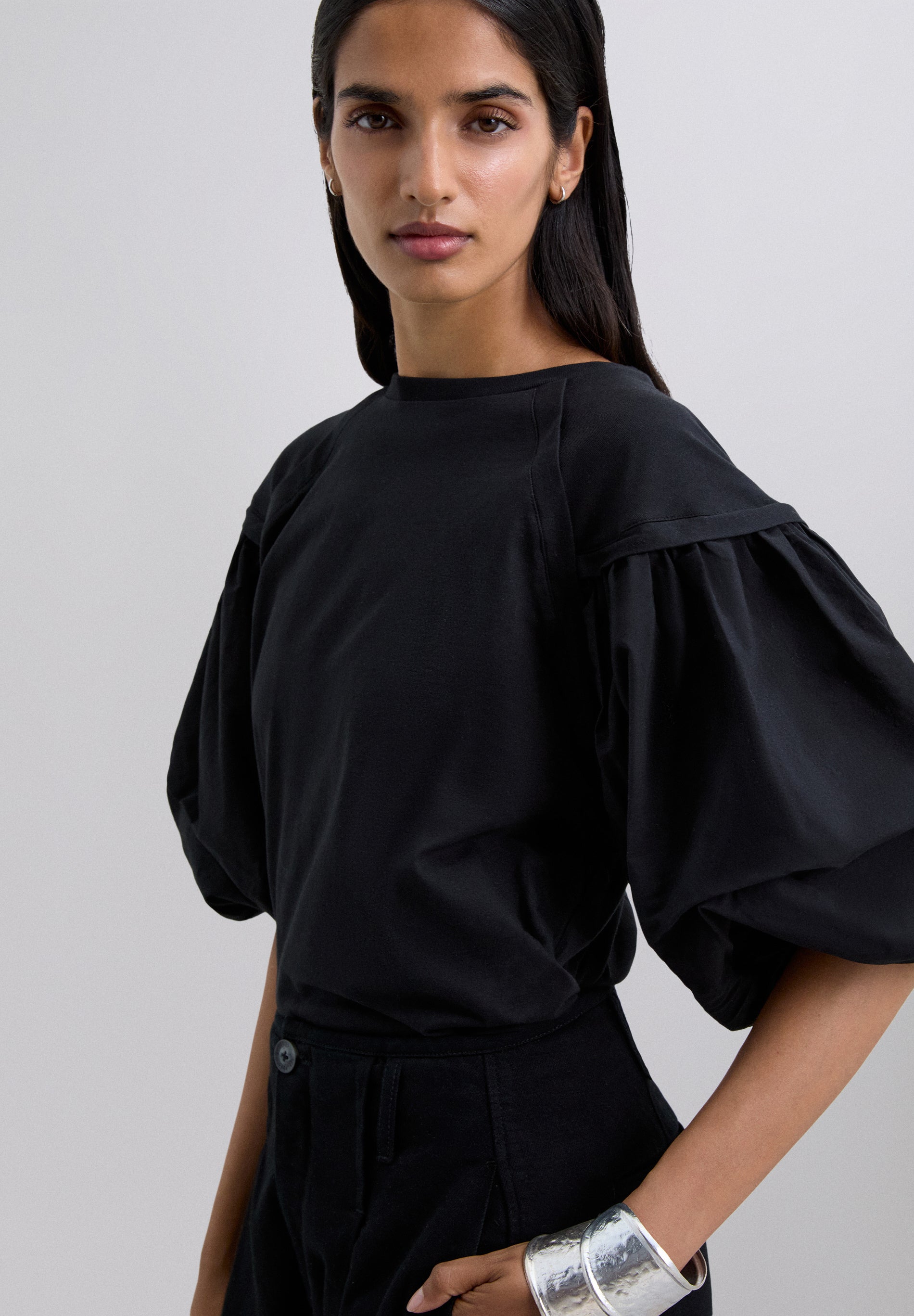 PUFFED SLEEVE T-SHIRT