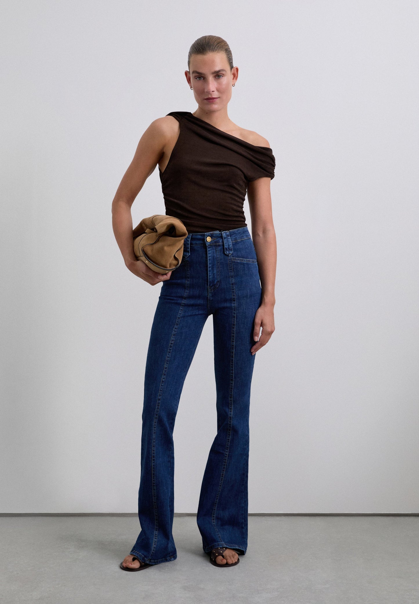 BOOTCUT JEANS
