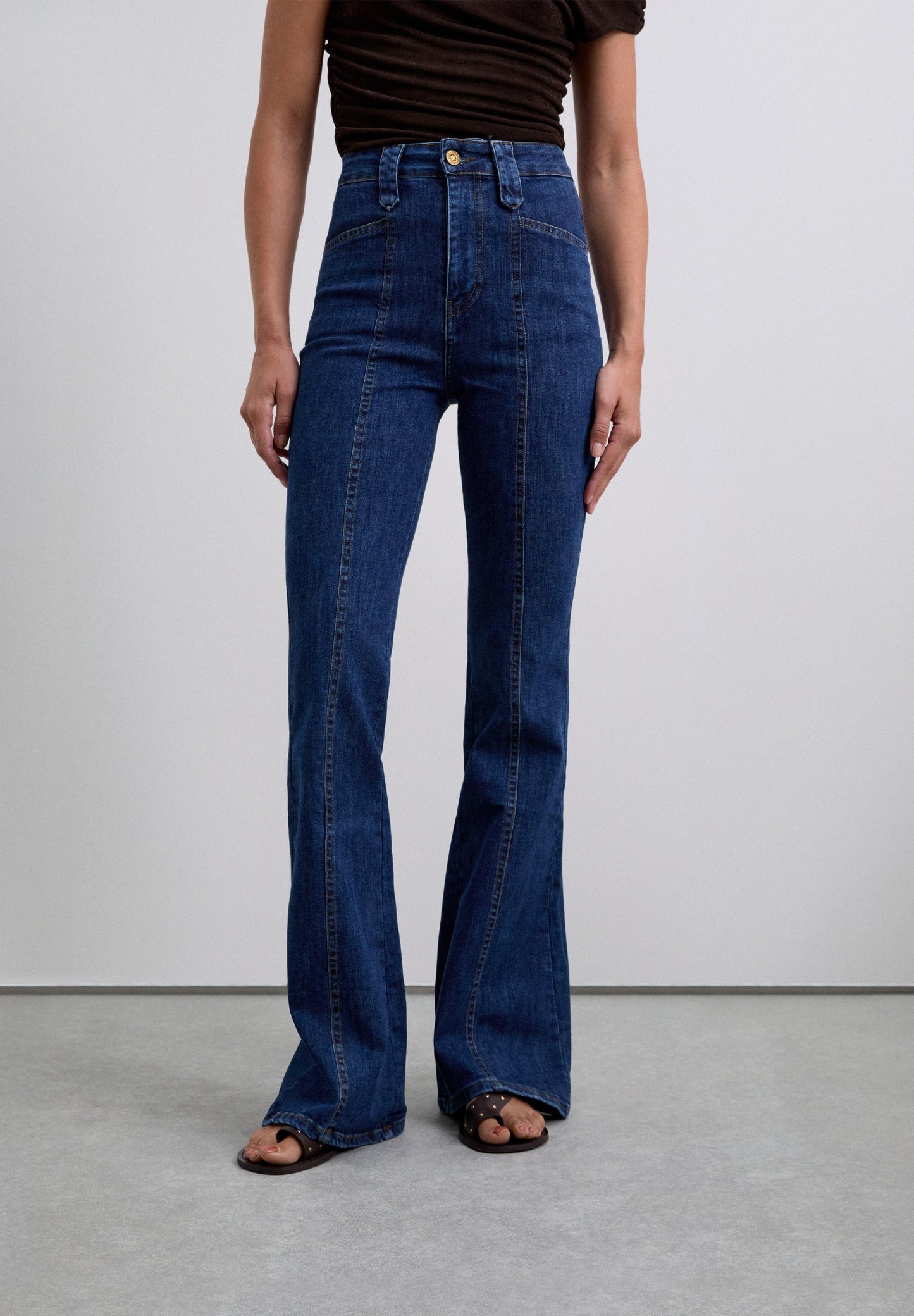 BOOTCUT JEANS