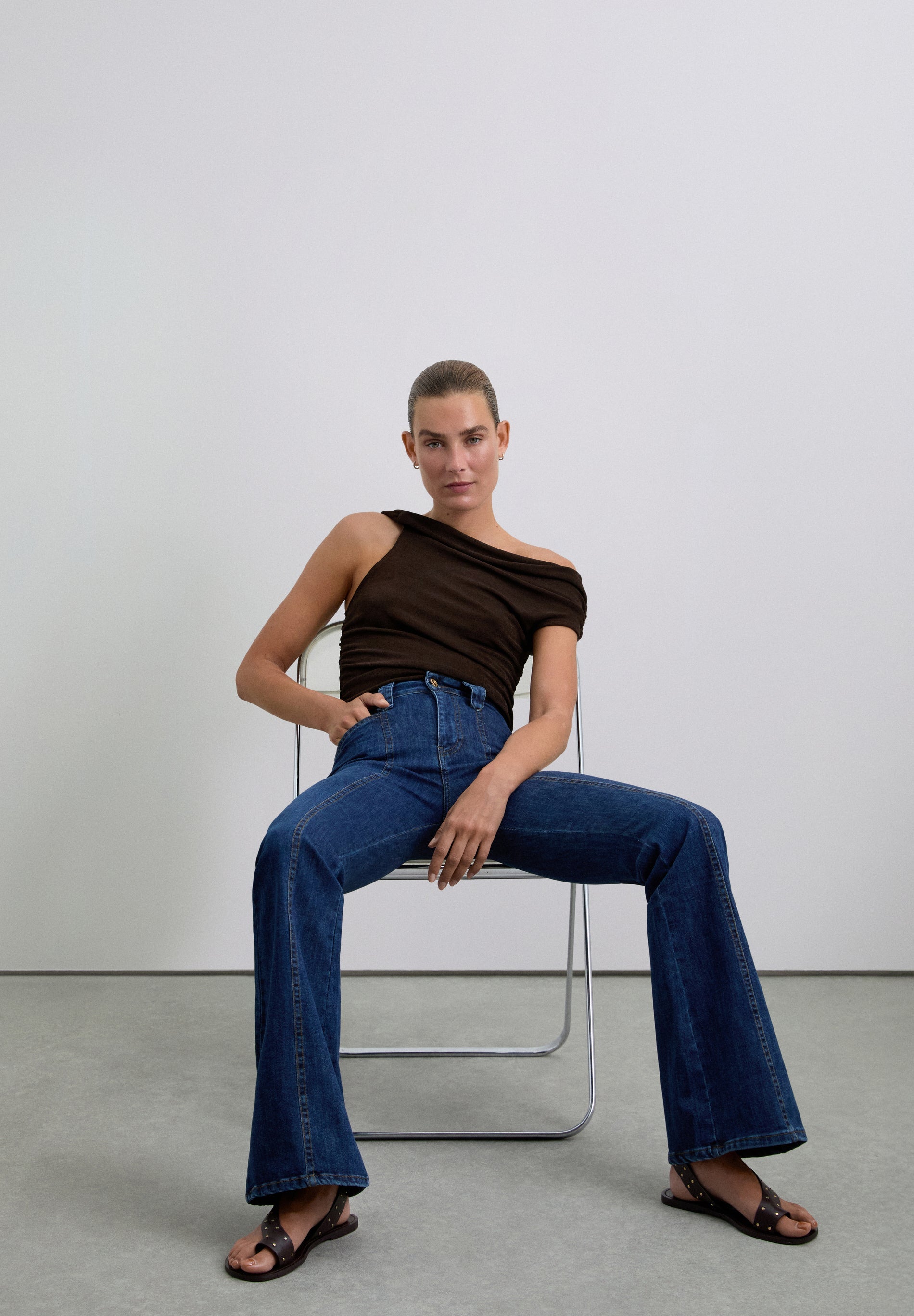 BOOTCUT JEANS