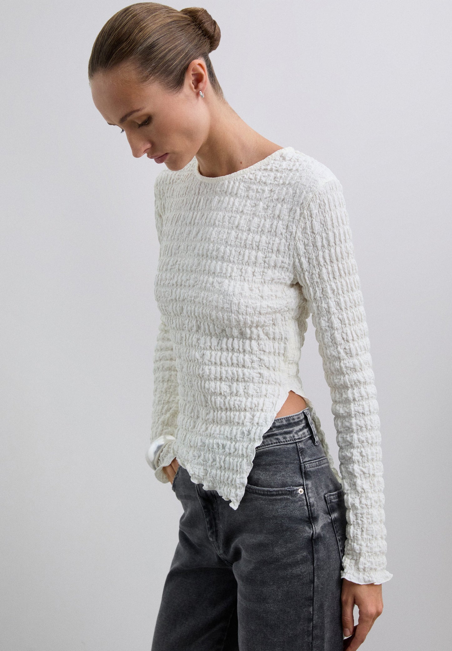 ROUND NECK TEXTURED TOP