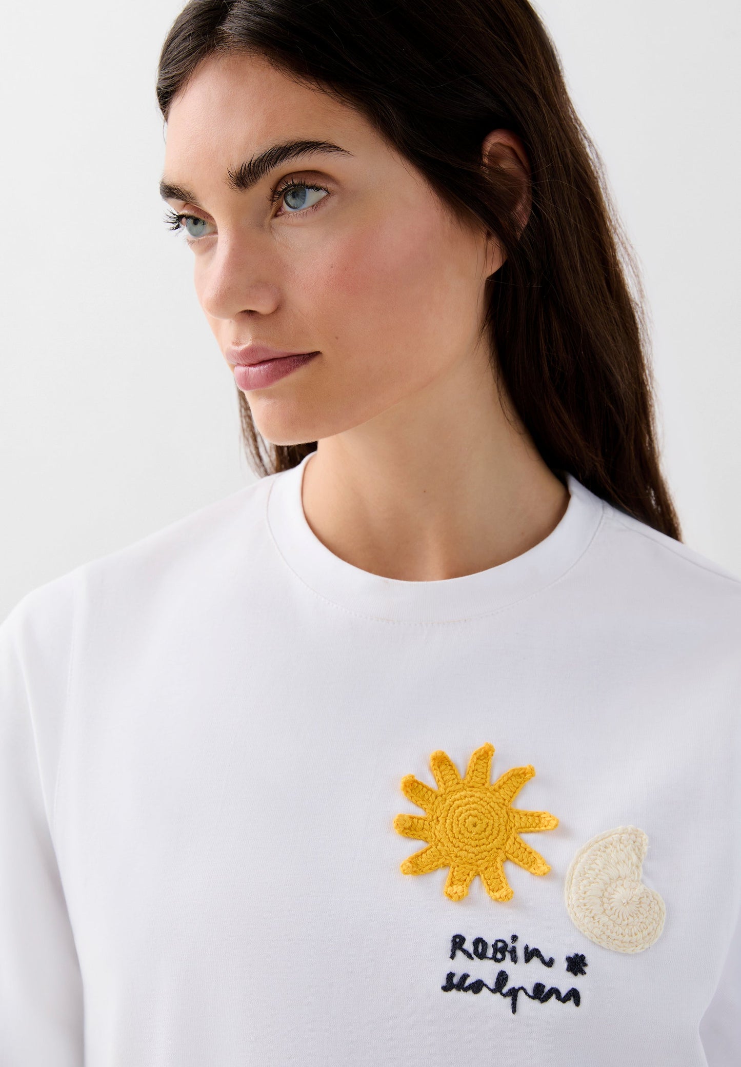 EMBROIDERED DETAIL T-SHIRT | ROBIN X SCALPERS