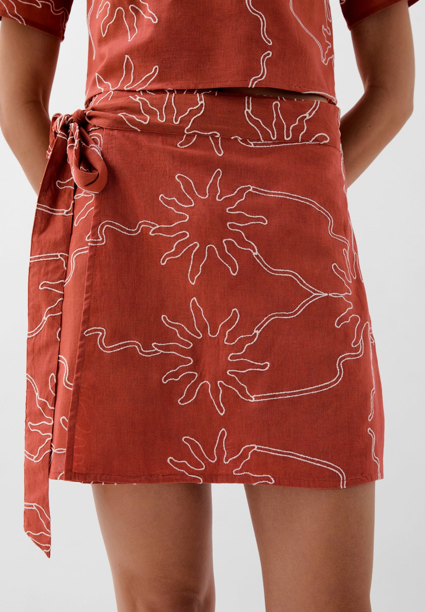 EMBROIDERED LINEN SKIRT | ROBIN X SCALPERS