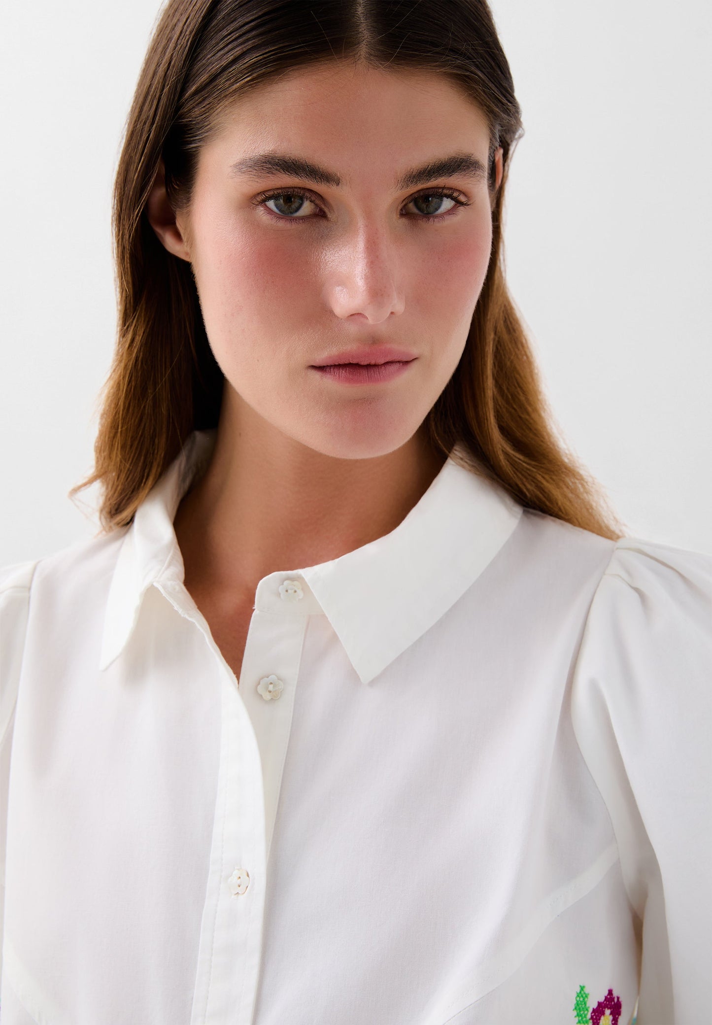 COTTON SHIRT WITH EMBROIDERED DETAILS