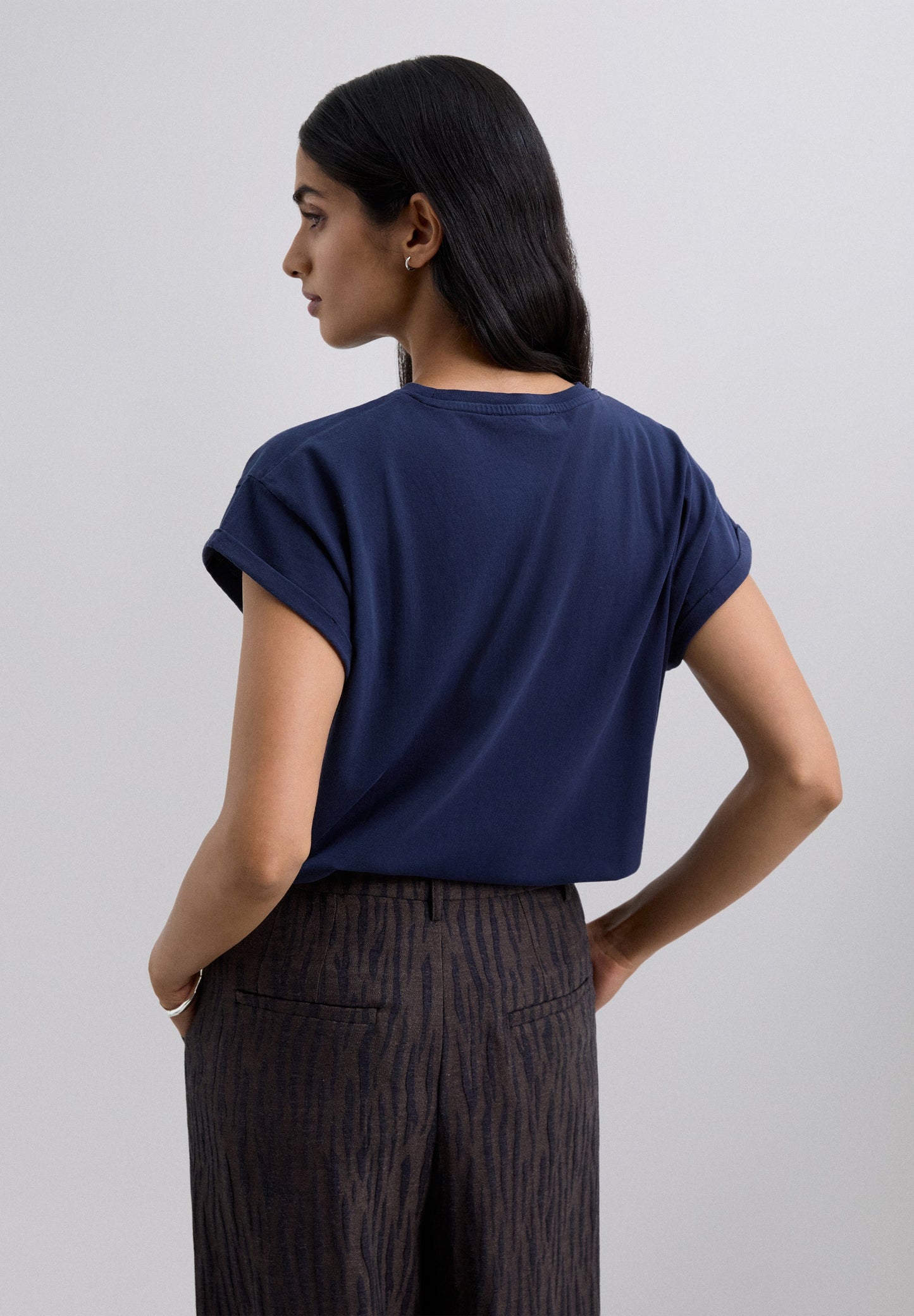 EMBROIDERED SKULL T-SHIRT