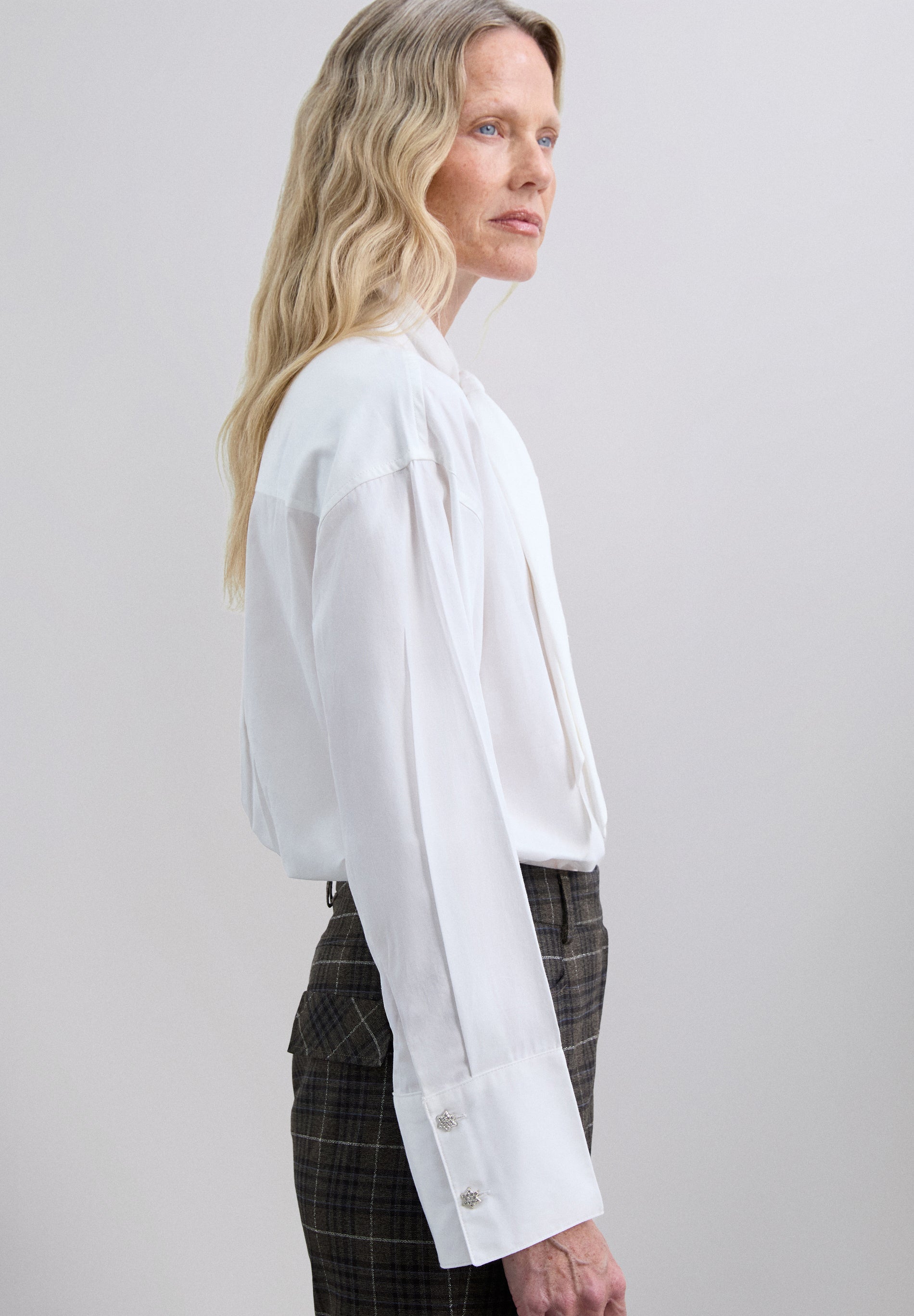 SHIRT WITH BOW DETAIL