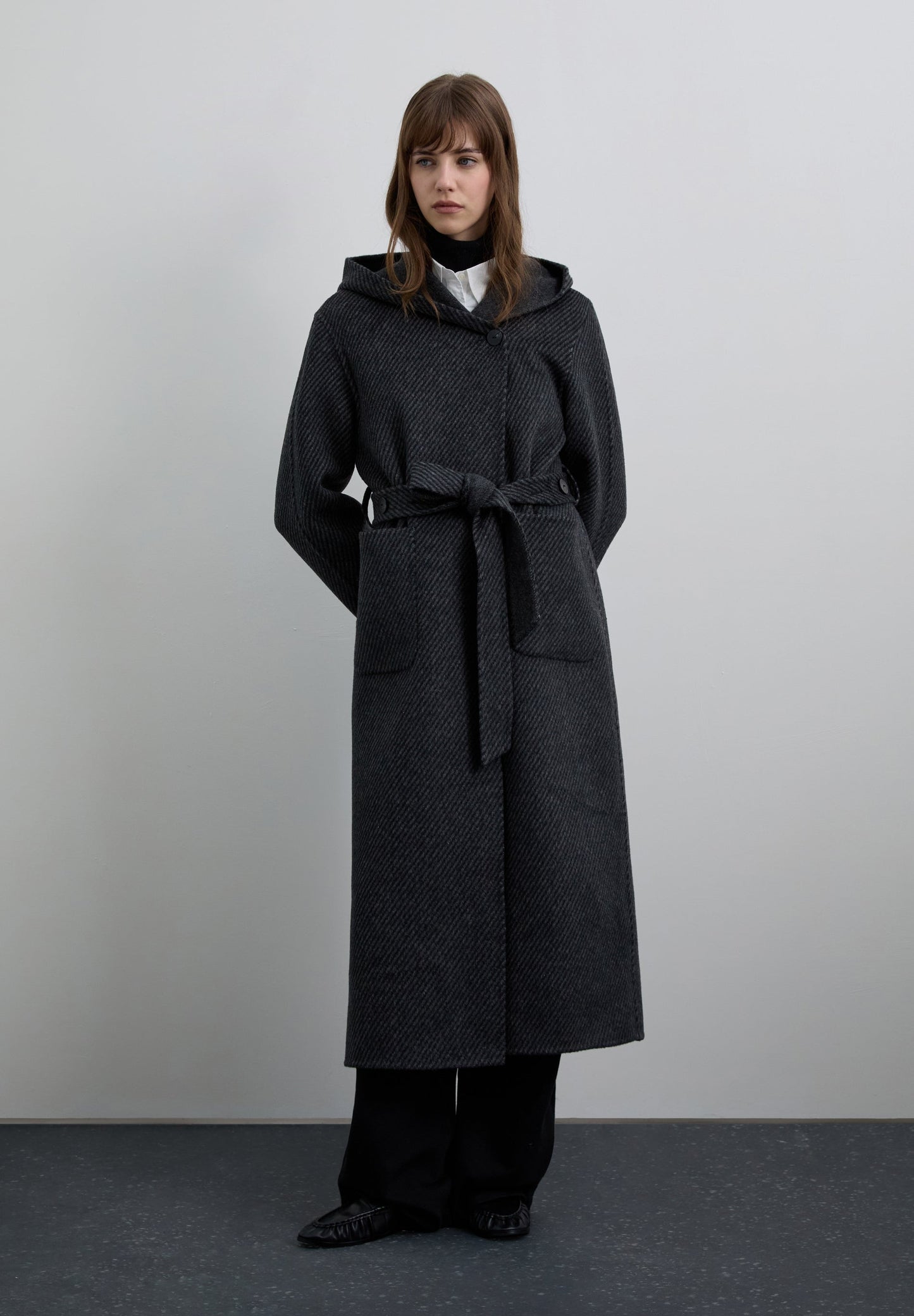 LONG WOOL COAT WITH HOOD