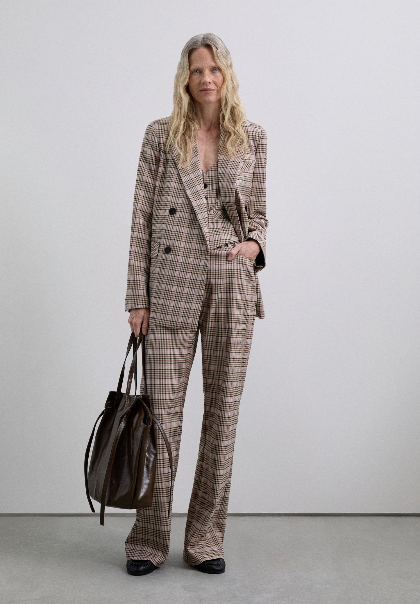 DOUBLE-BREASTED CHECK BLAZER