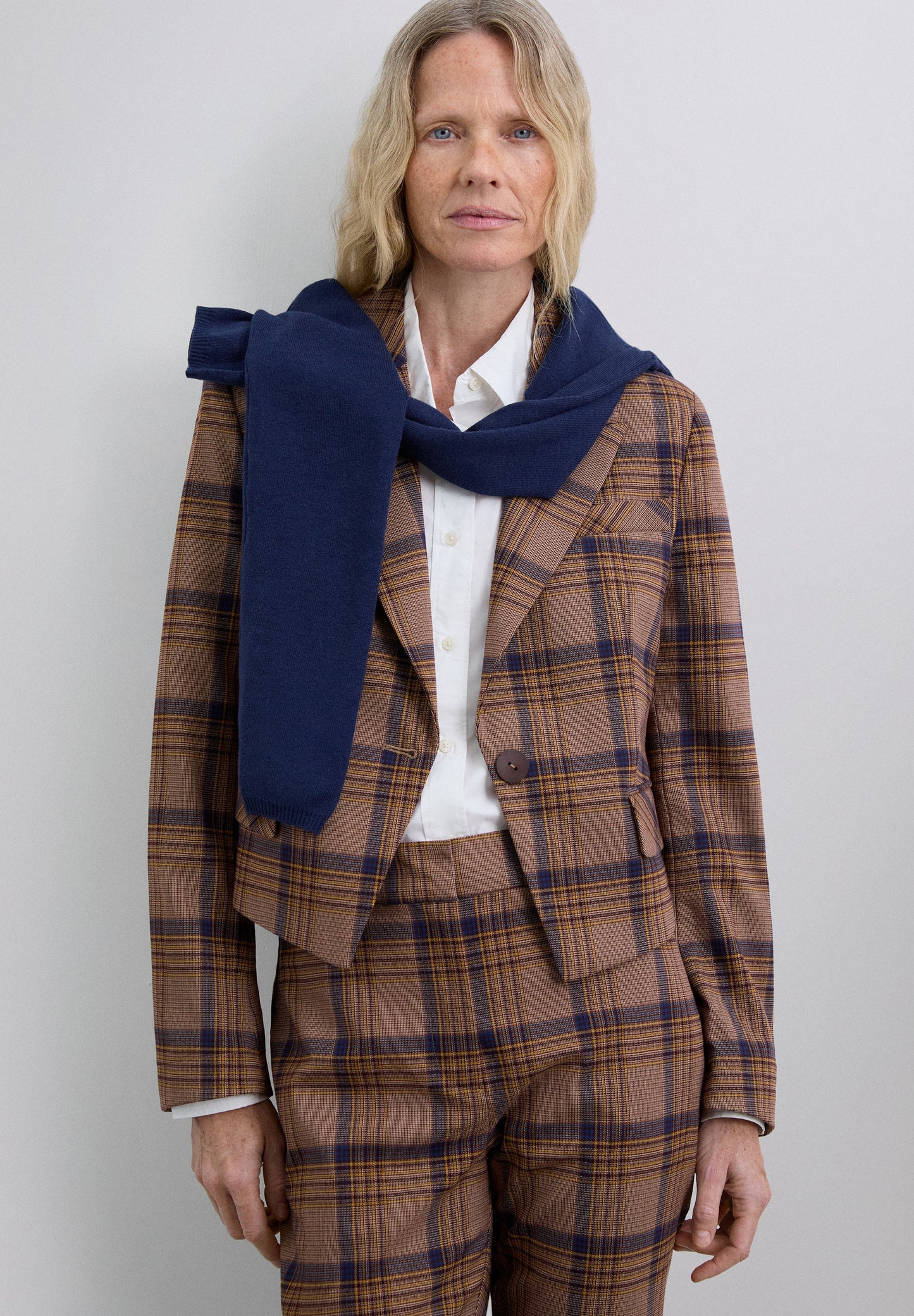 SHORT CHECKED BLAZER