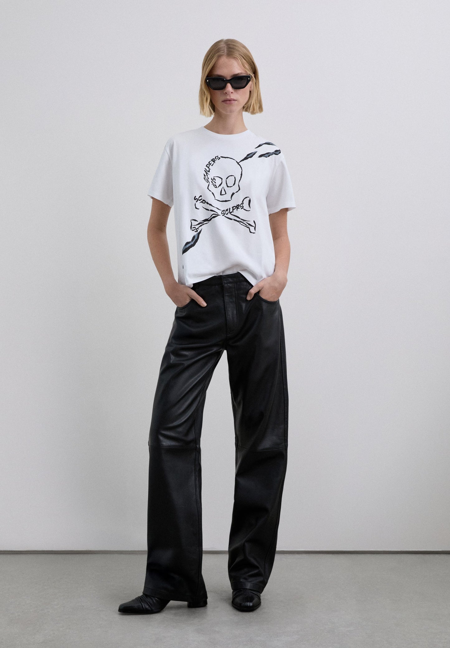 T-SHIRT WITH SKULL PRINT