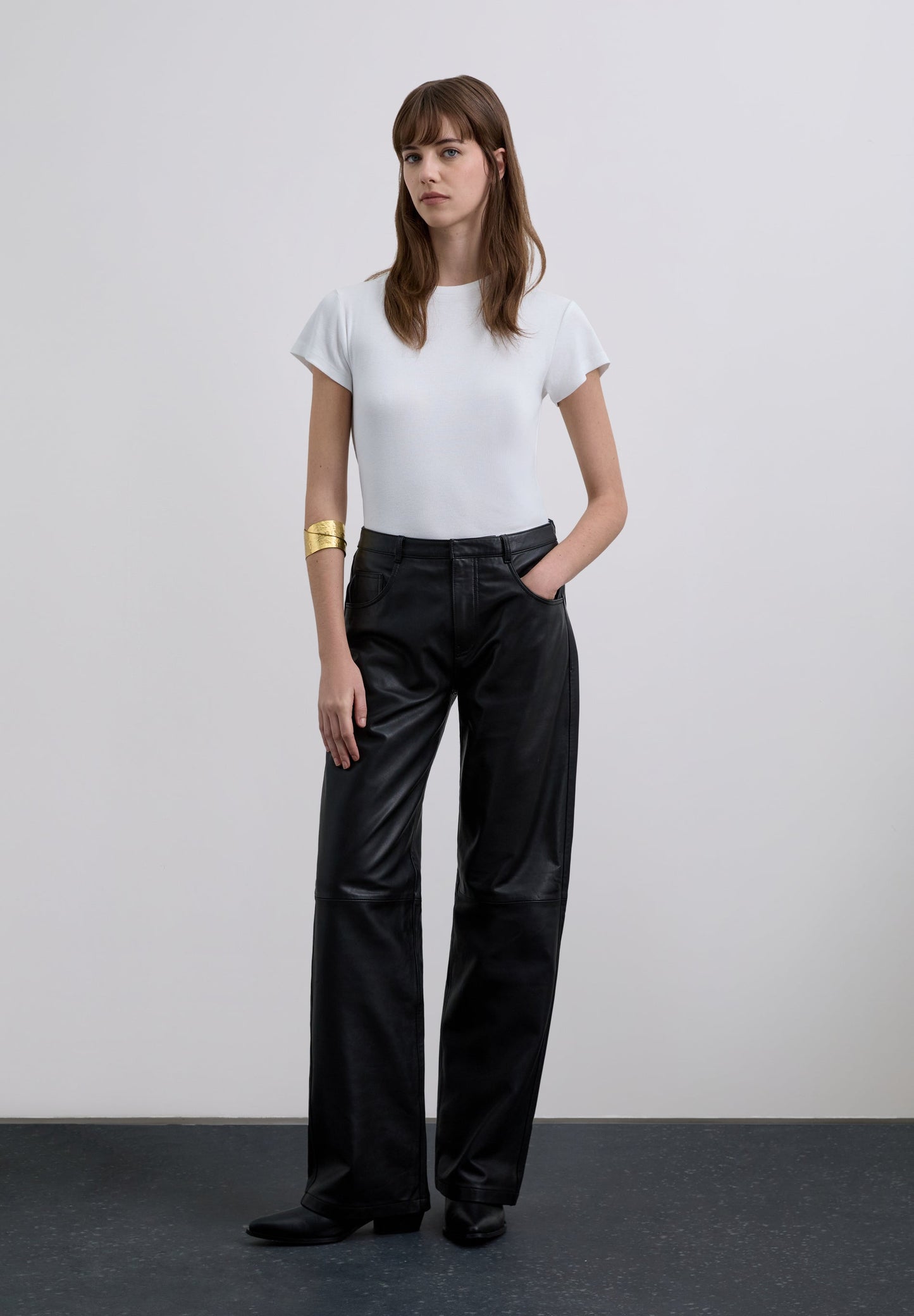 CAMISETA ABERTURA DETALLE PEDRERÍA - Scalpers