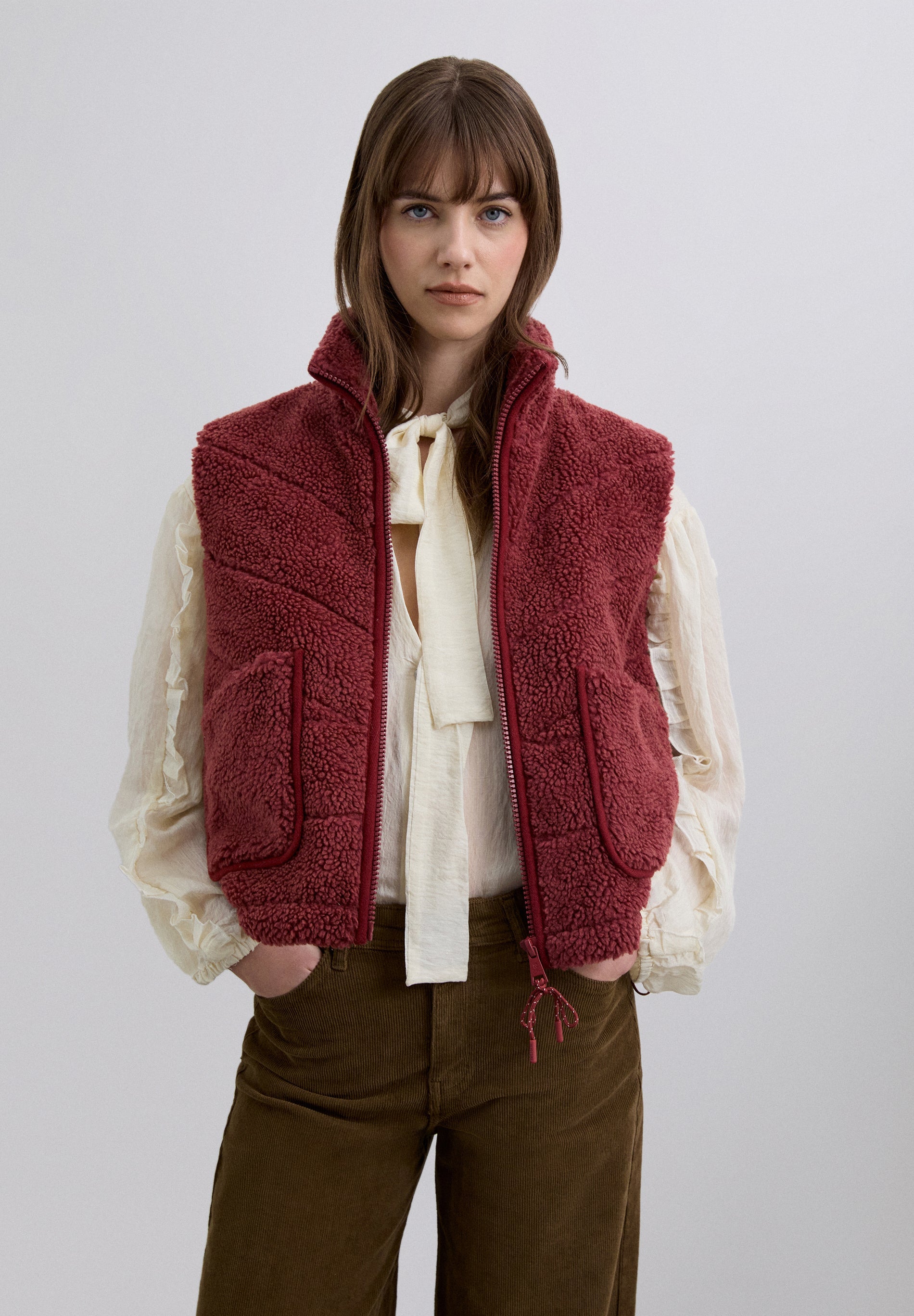 ADJUSTABLE FLEECE GILET