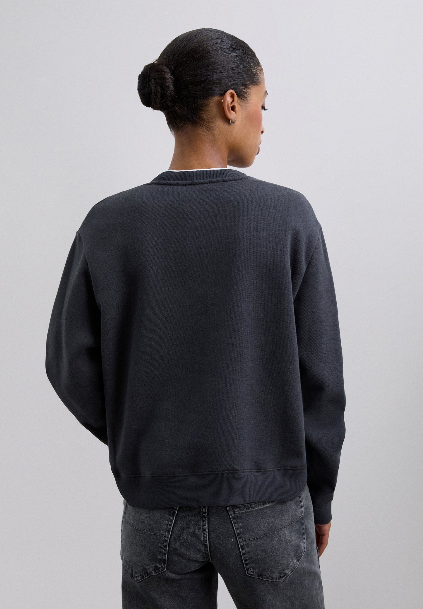 BASIC SWEATSHIRT WITH LOGO