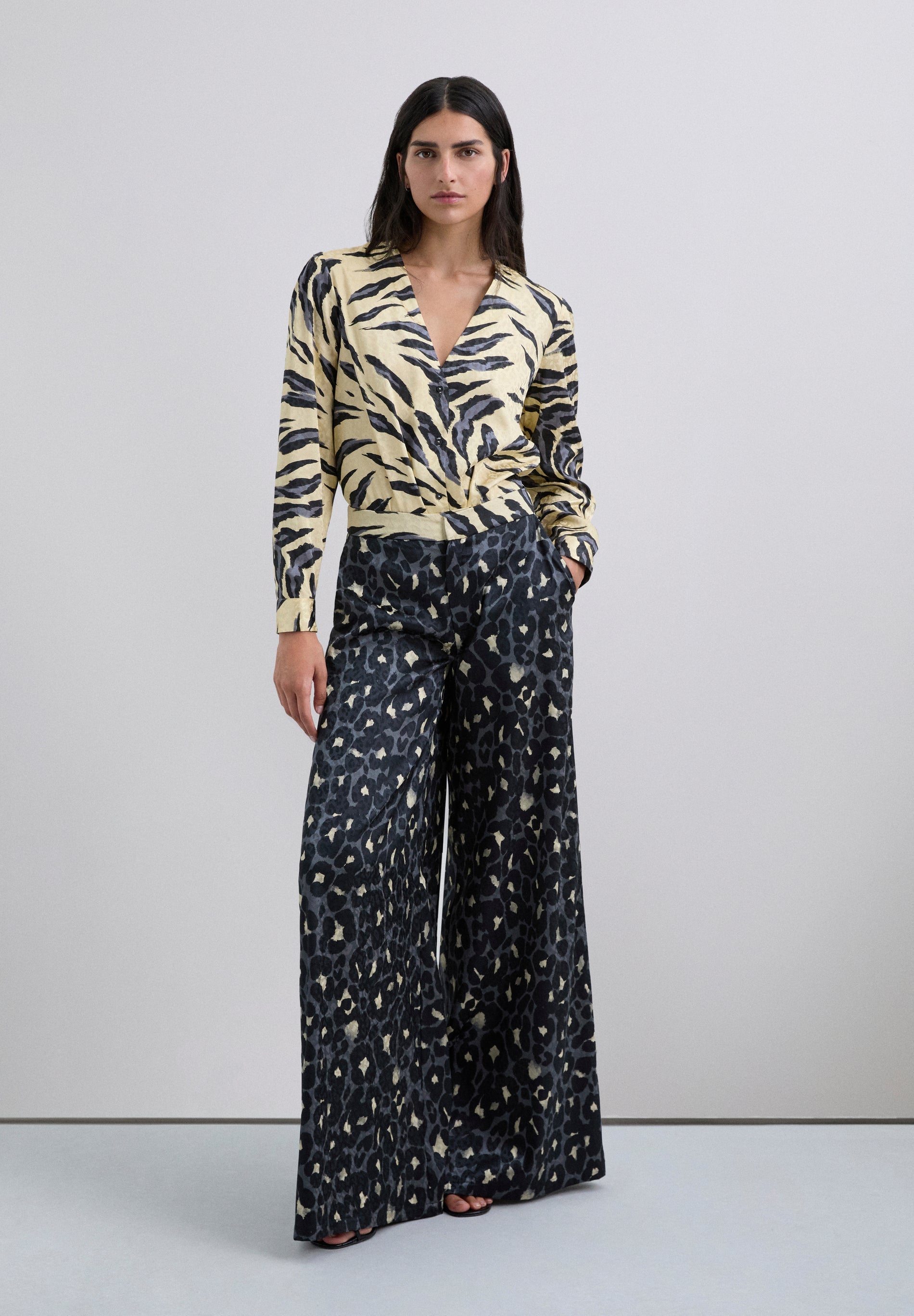 FLOWING ANIMAL PRINT TROUSERS