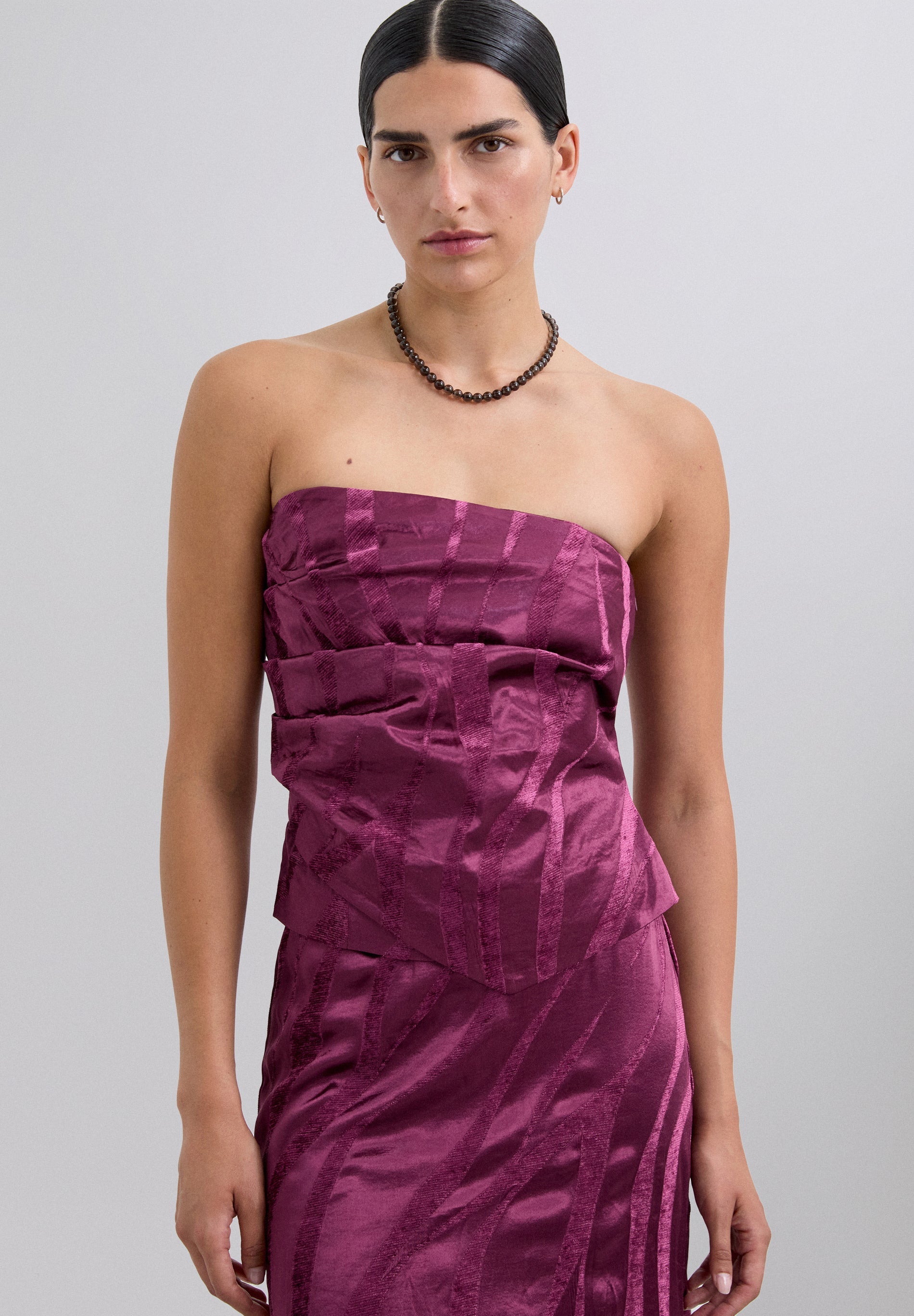 ASYMMETRIC TOP WITH VELVET DETAILS