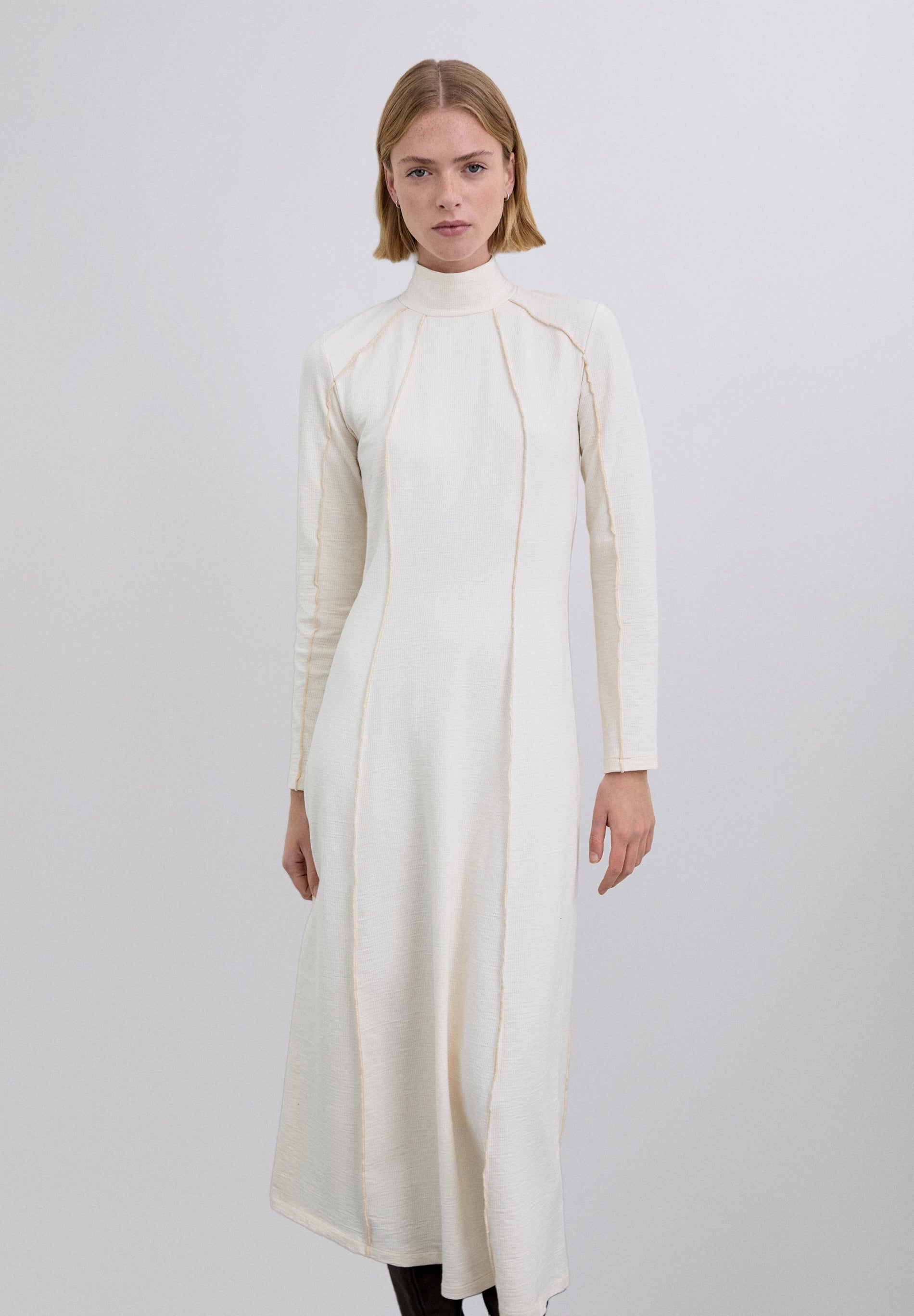 OVERLOCK KNIT MIDI DRESS