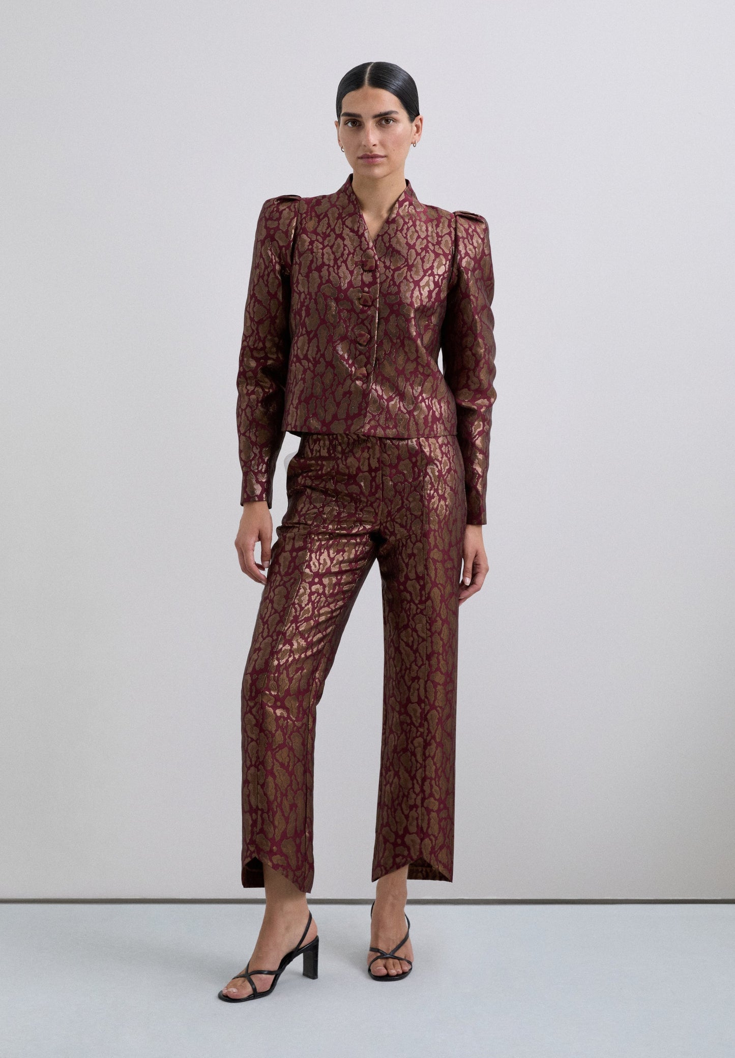 CROPPED METALLIC ANIMAL PRINT BLAZER