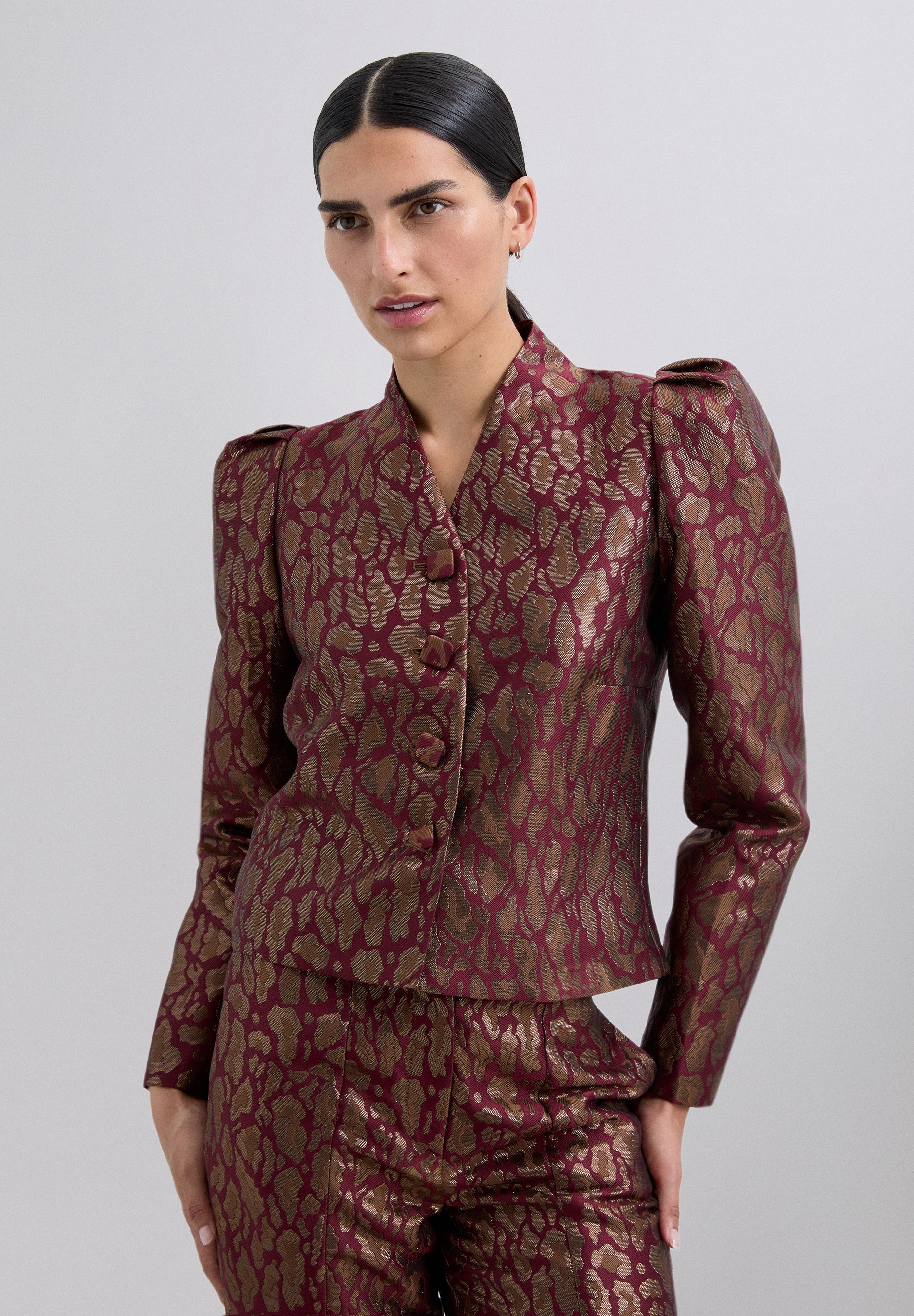 CROPPED METALLIC ANIMAL PRINT BLAZER