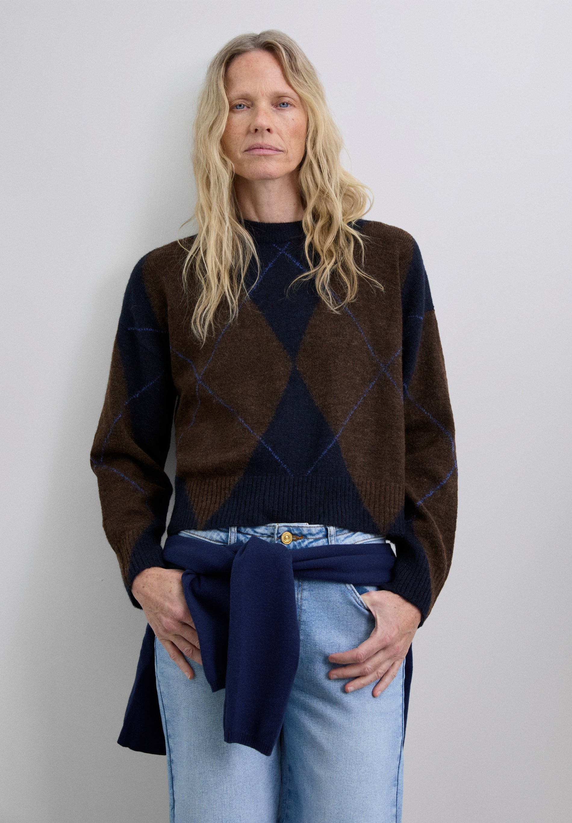 DIAMOND PATTERN SWEATER