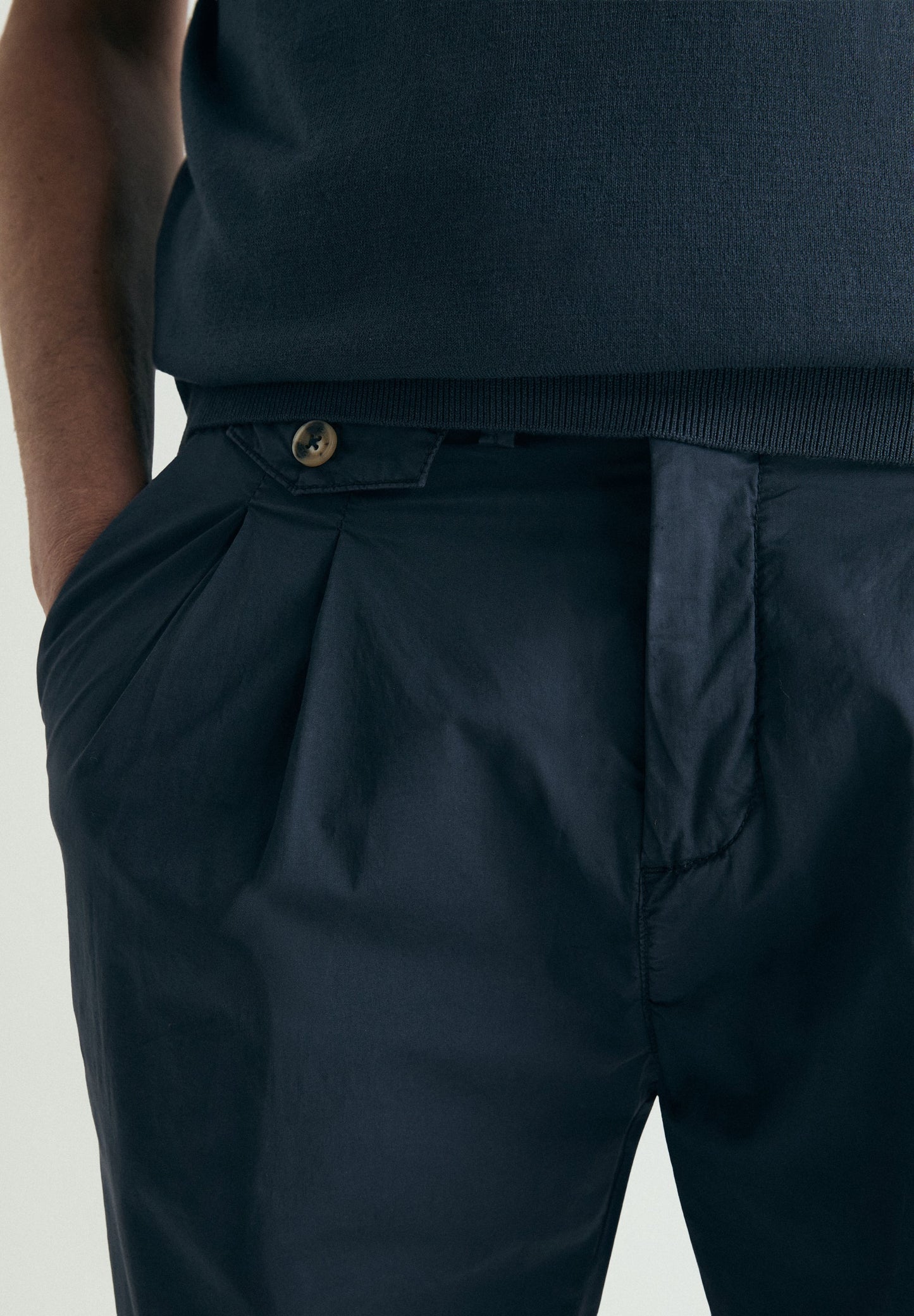 TROUSERS WITH FRONT DARTS