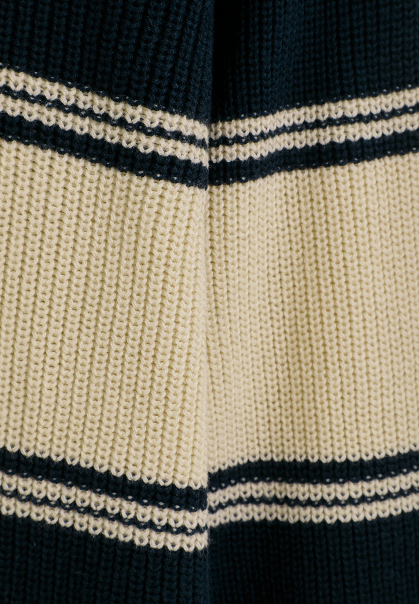 HIGH NECK KNIT SWEATER