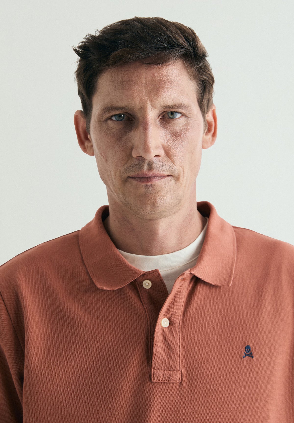 PIQUÉ POLO SHIRT WITH CONTRAST EMBROIDERY