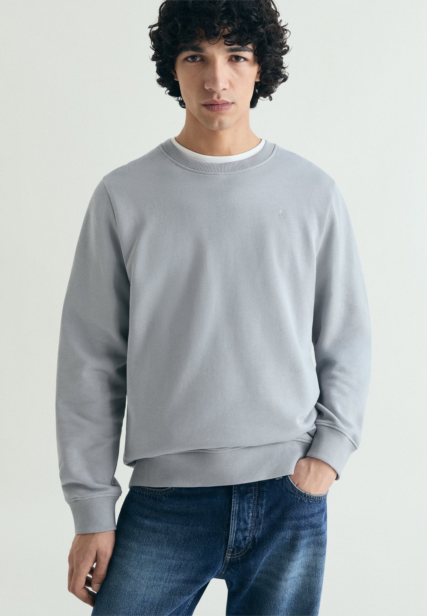 WASHED EMBROIDERED SWEATSHIRT