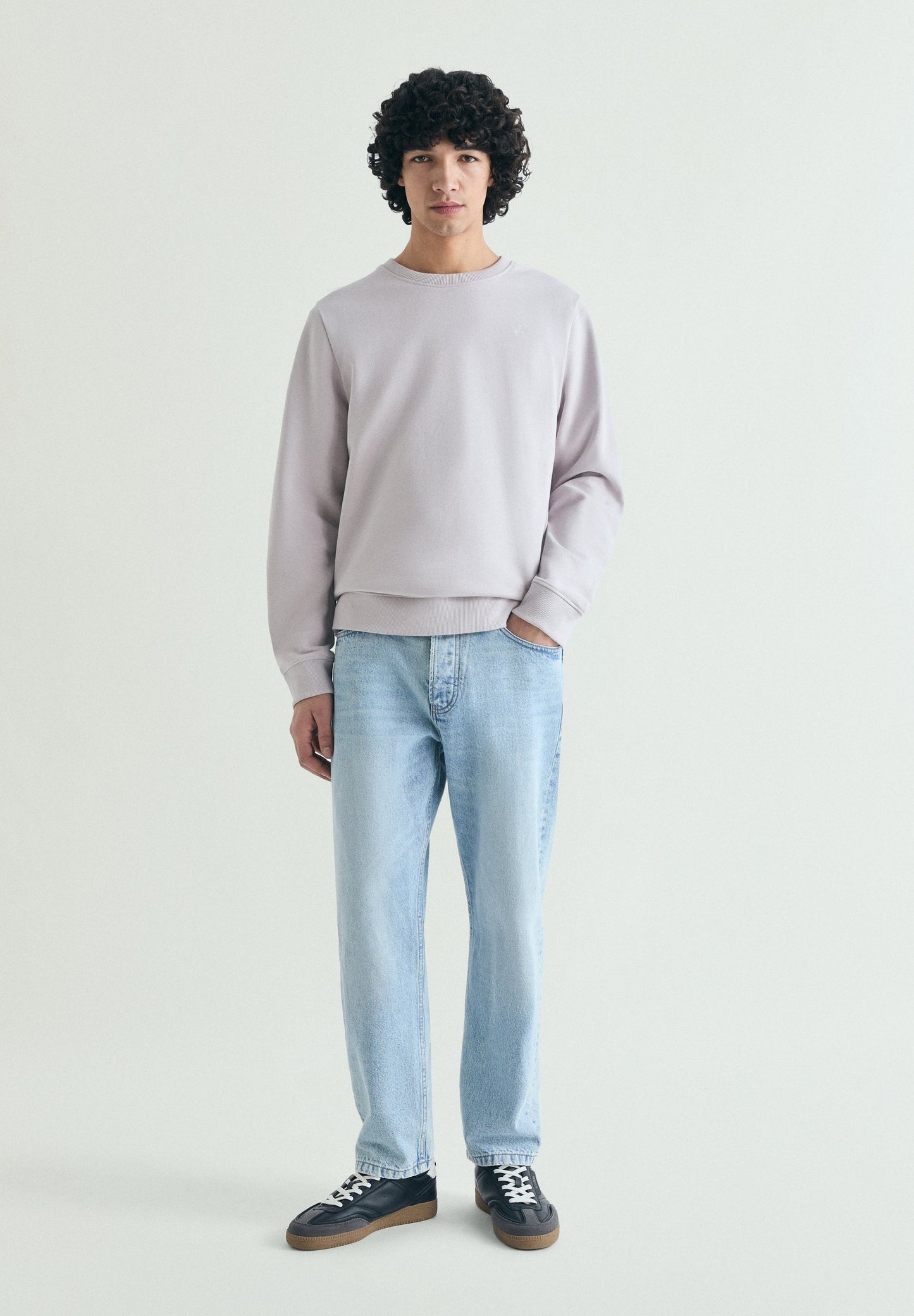 WASHED EMBROIDERED SWEATSHIRT
