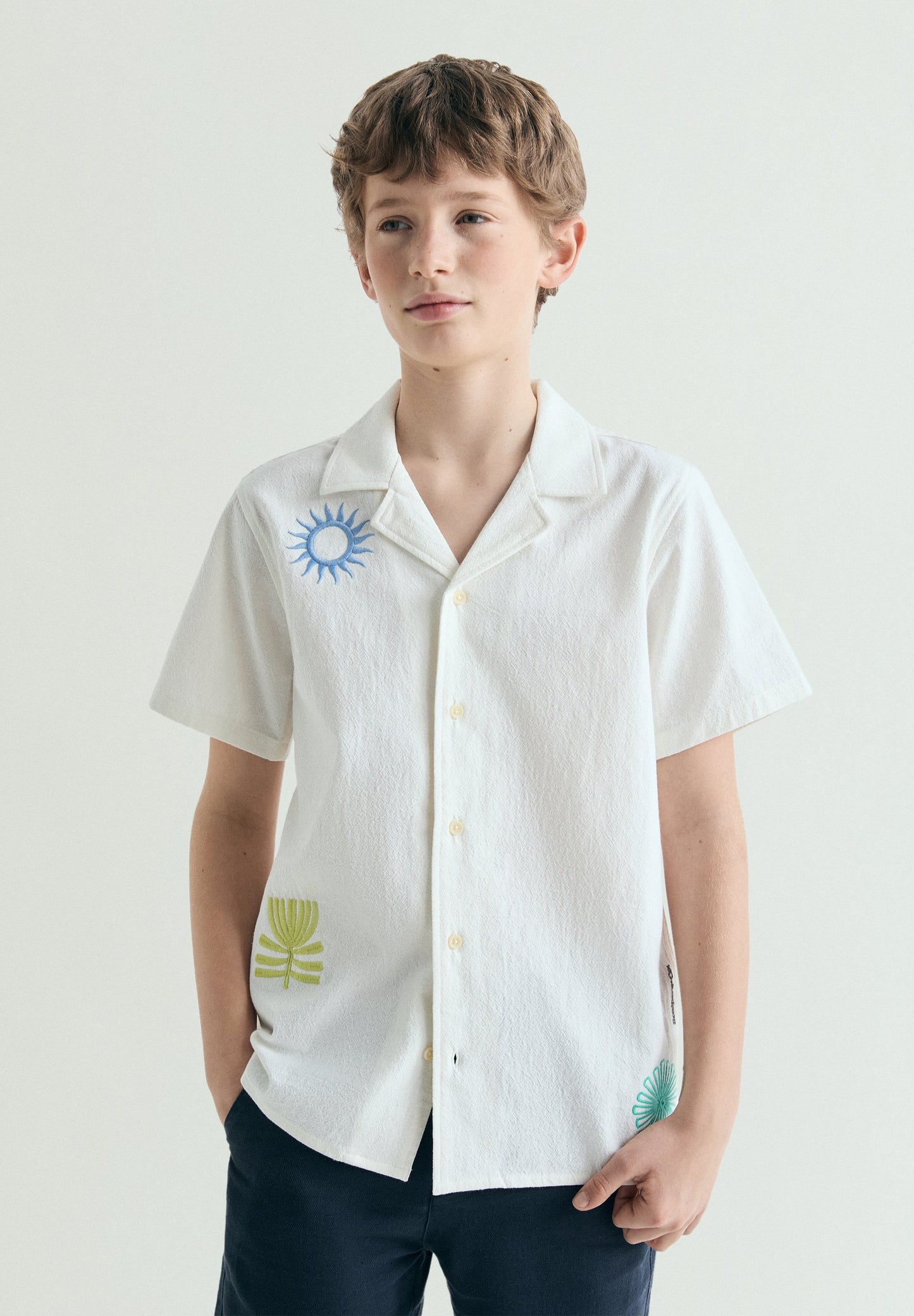 SHORT SLEEVE SHIRT WITH EMBROIDERY