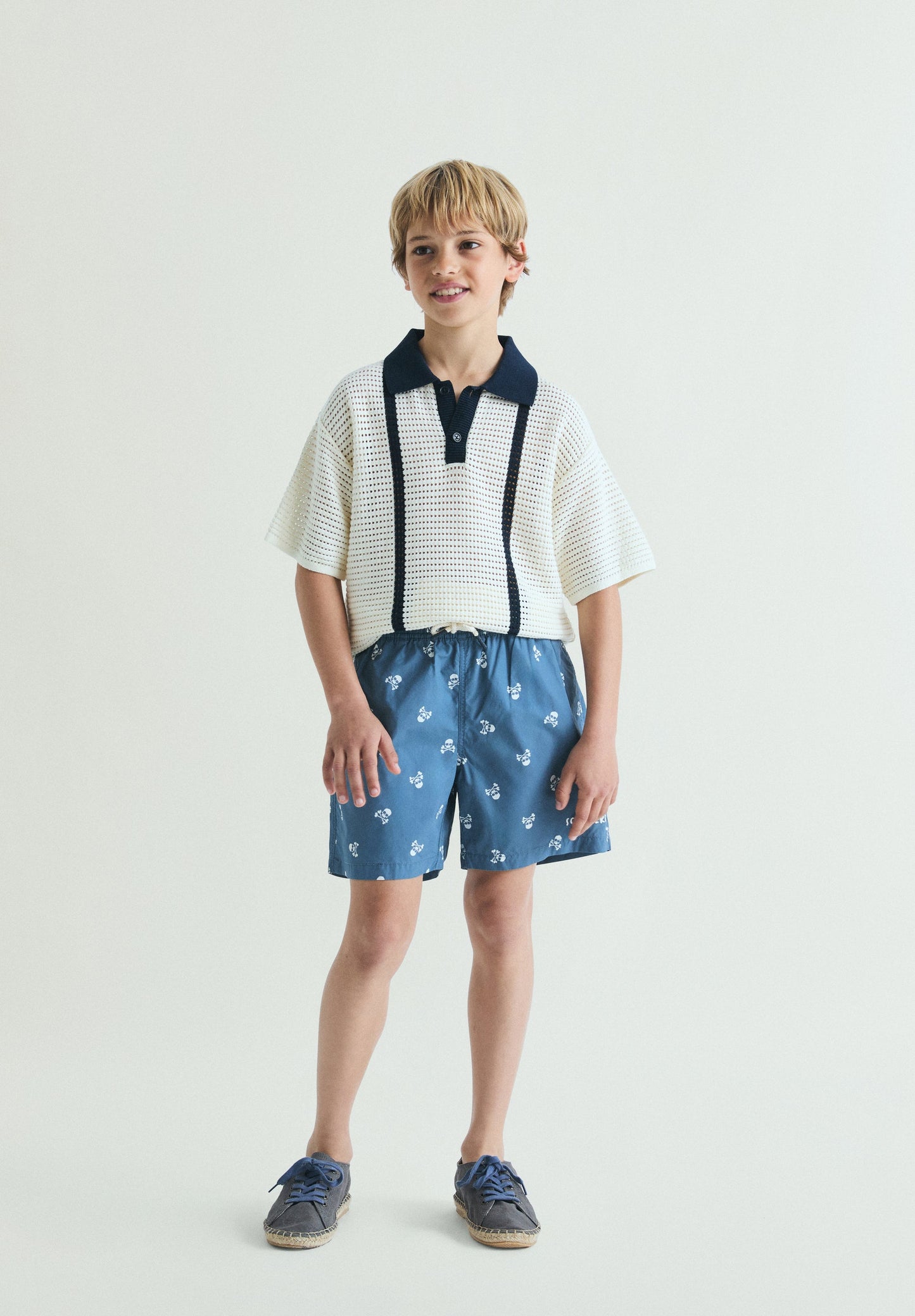 CONTRAST SKULL SWIMMING TRUNKS