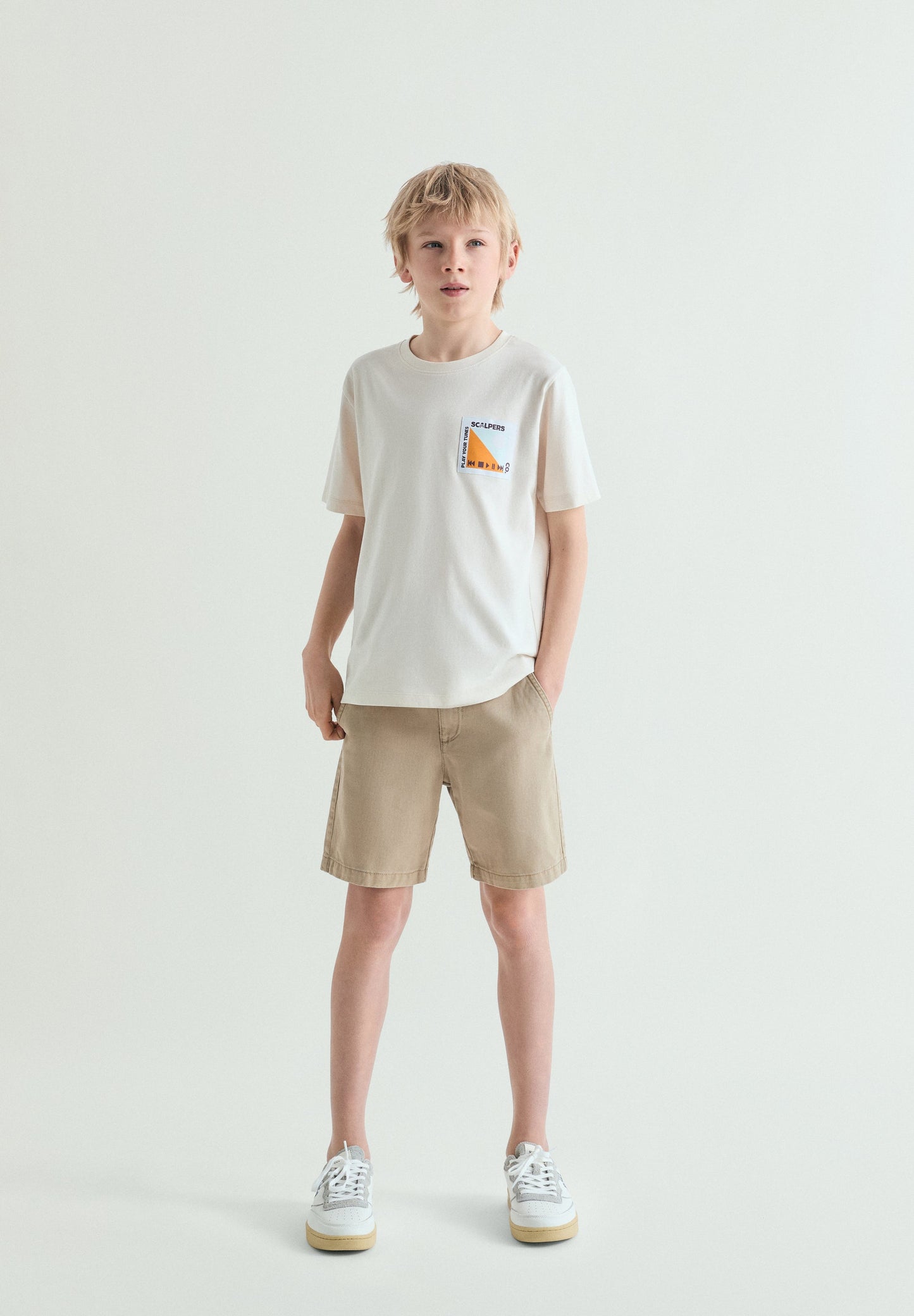 TUNE PRINT T-SHIRT