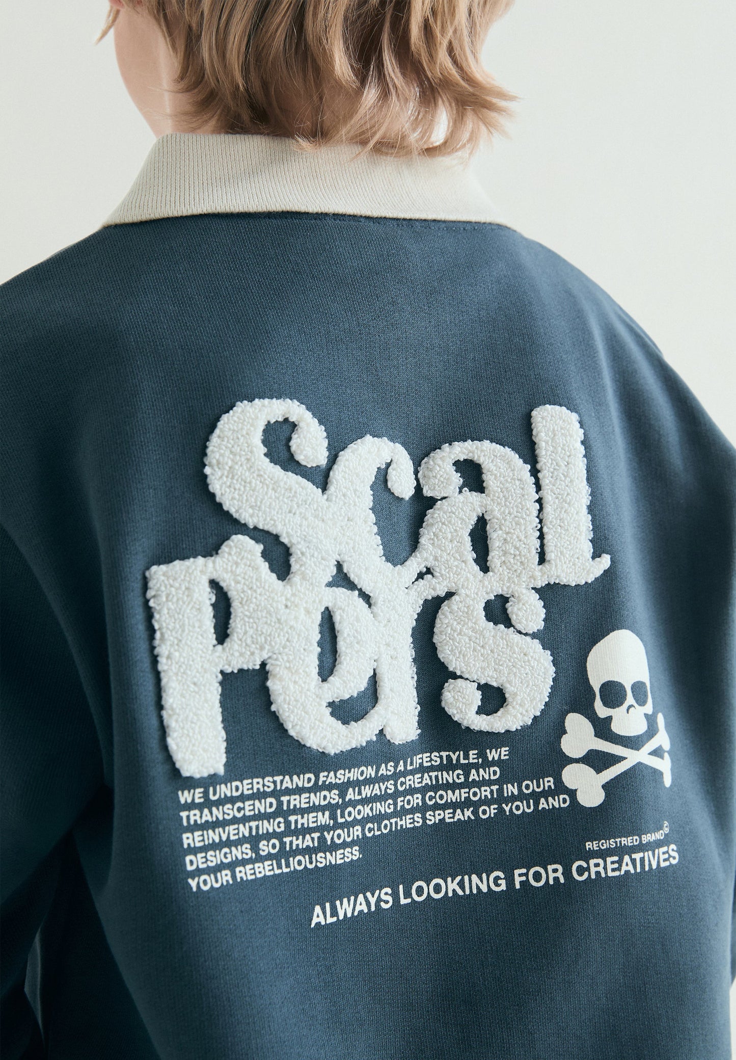 POLO SHIRT-STYLE SWEATSHIRT.