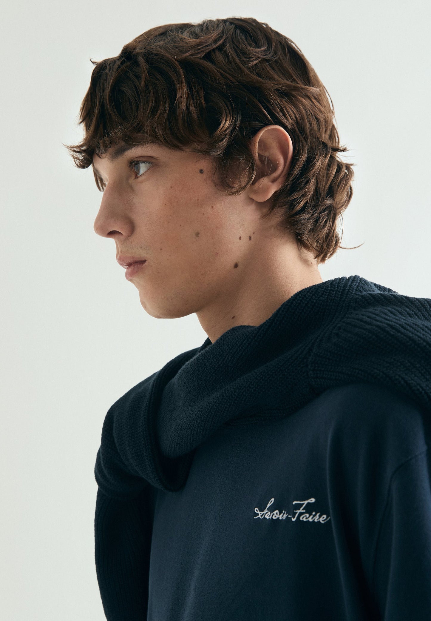 RELAXED CONTRAST EMBROIDERED T-SHIRT
