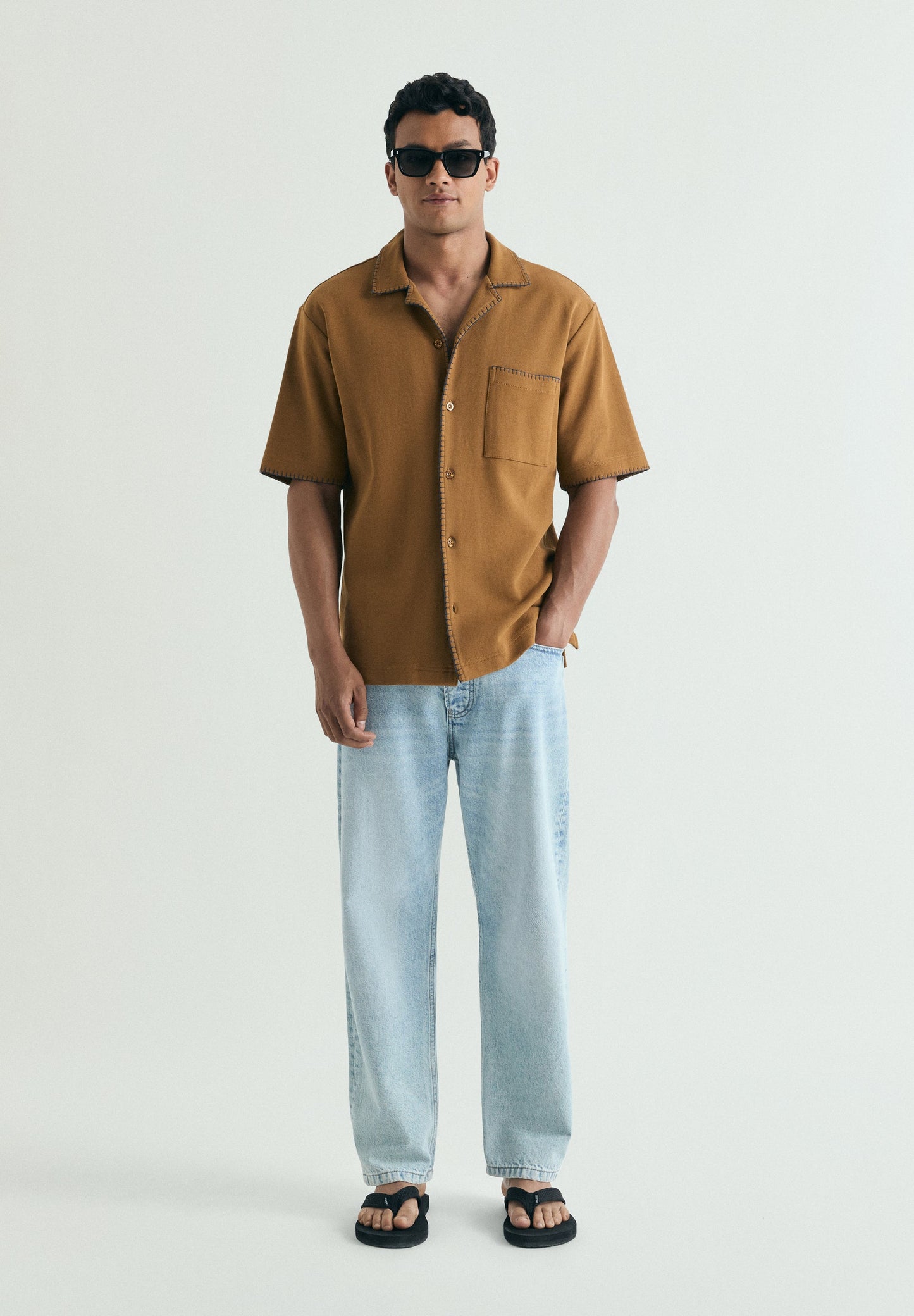 SHORT SLEEVE SHIRT WITH SEAMS
