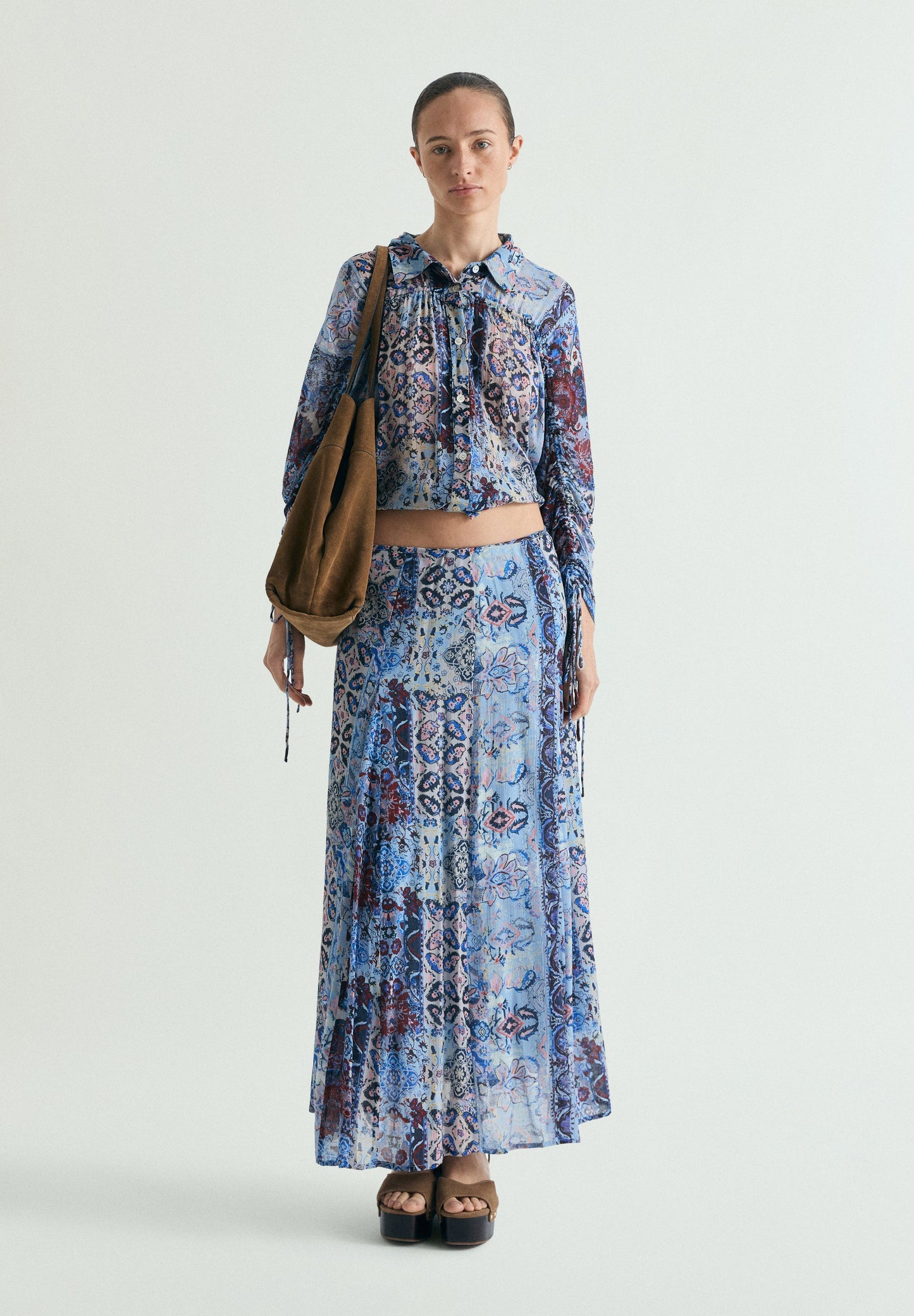 FLOWING MIDI SKIRT