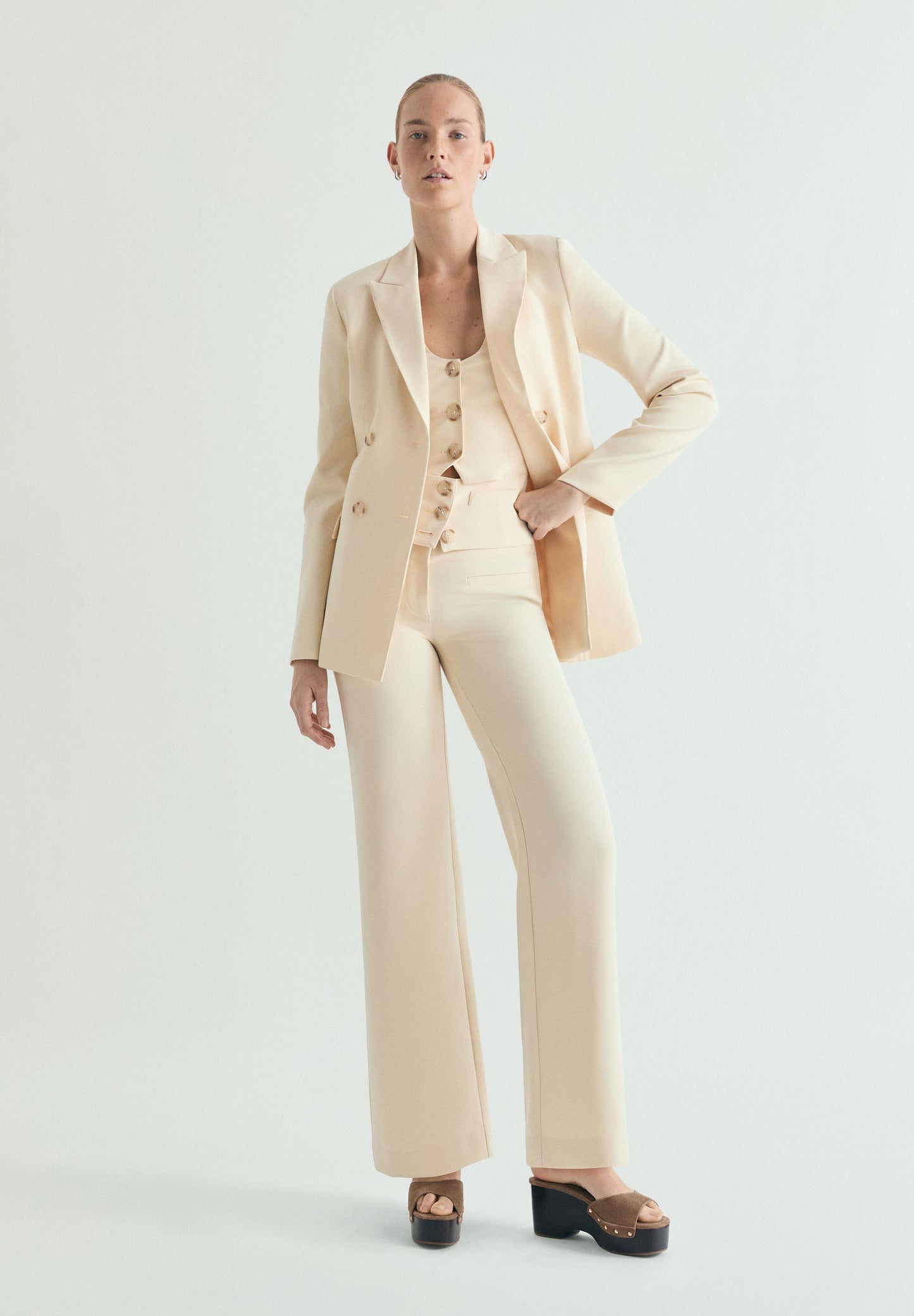 FLOWING TROUSERS WAISTBAND DETAIL